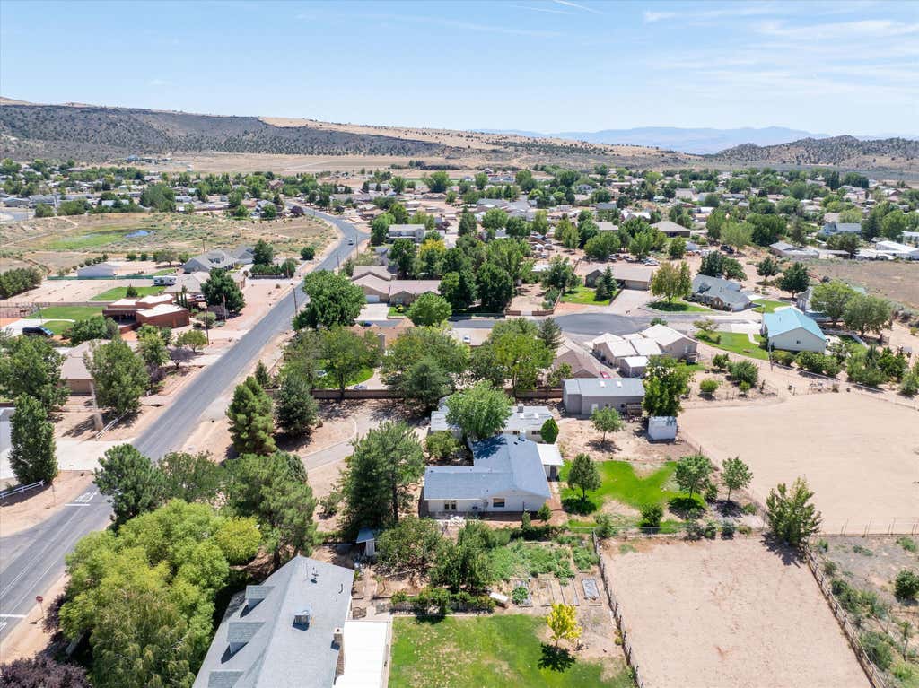 Photo of 8191 Sapphire DR, Saint George, UT 84770 (MLS # 26-275414)