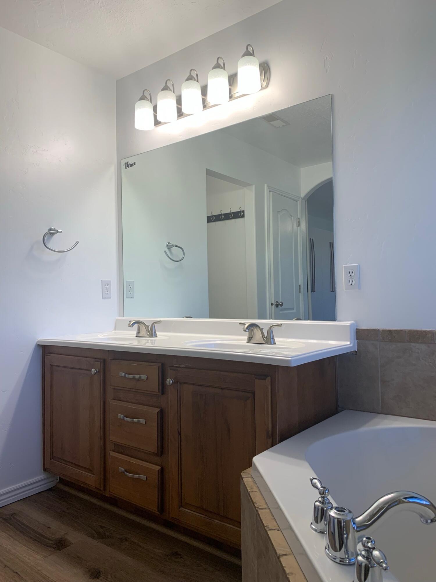 RED BUTTE - Residential