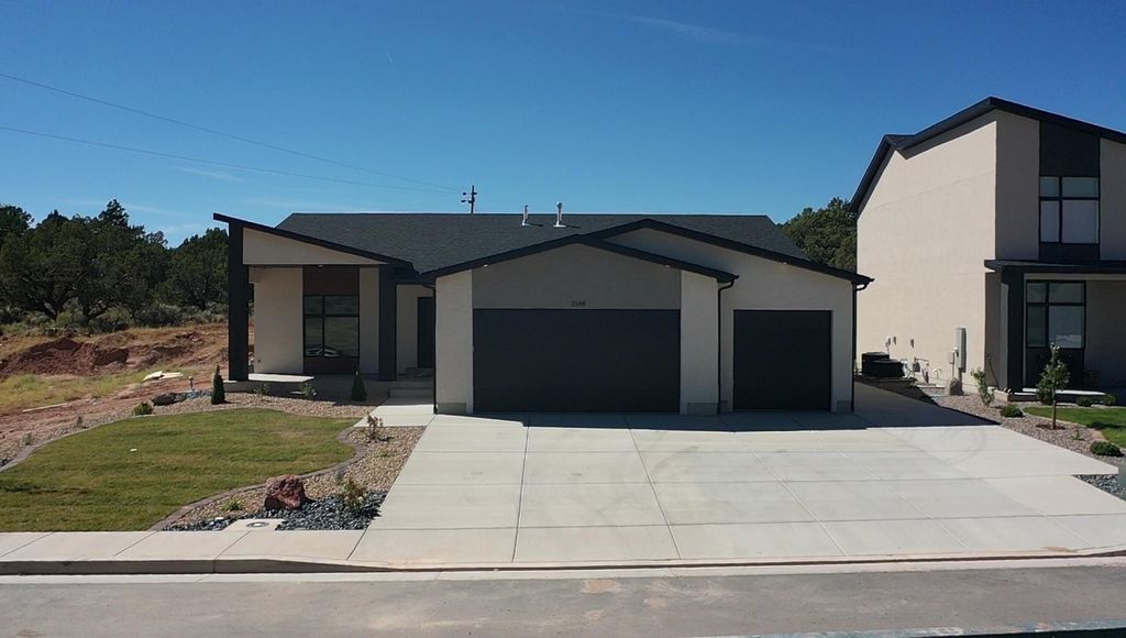Photo of 2548 W Black Sage DR, Cedar City, UT 84720 (MLS # 25-267046)