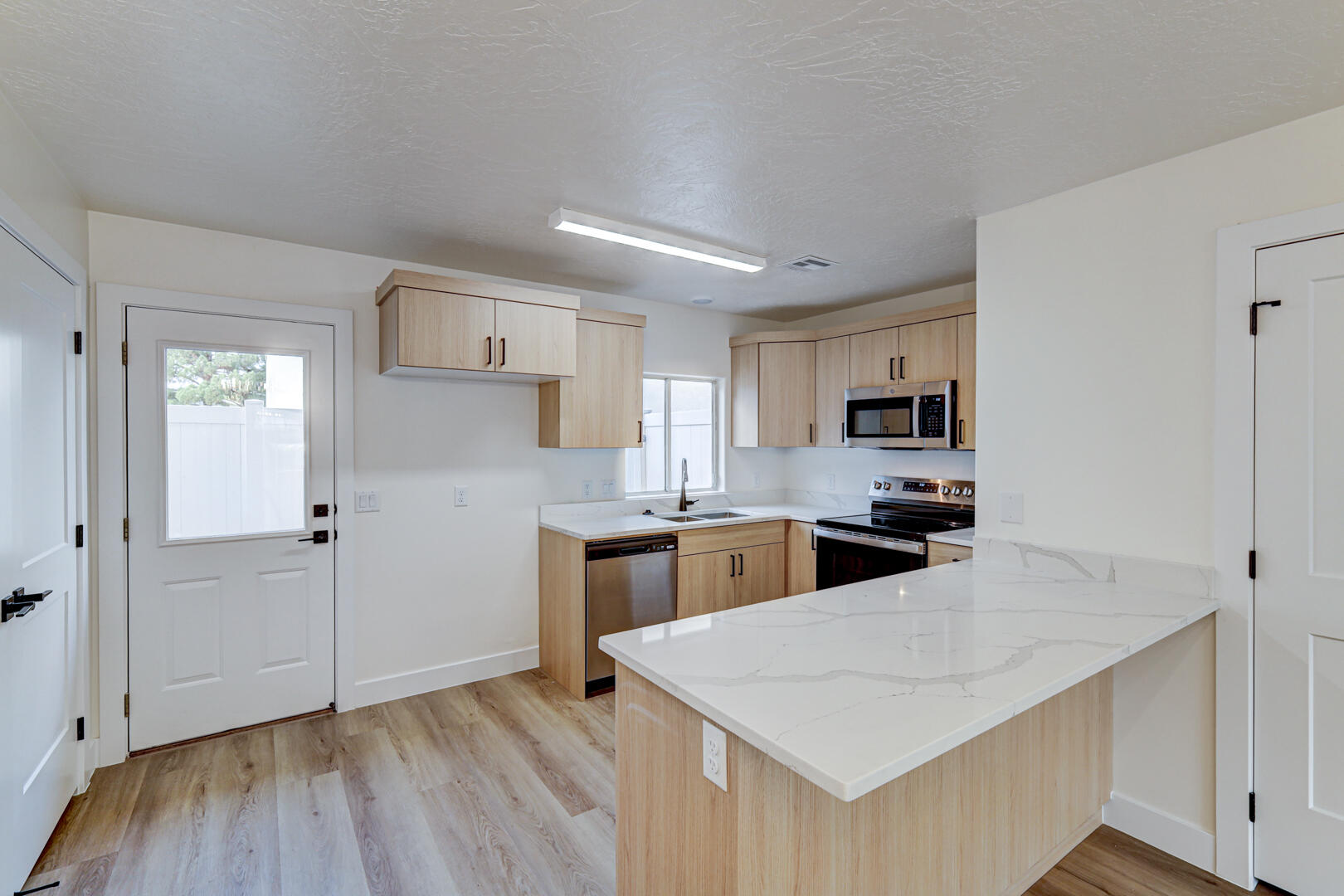 COVE CREEK TOWNHOMES - Residential