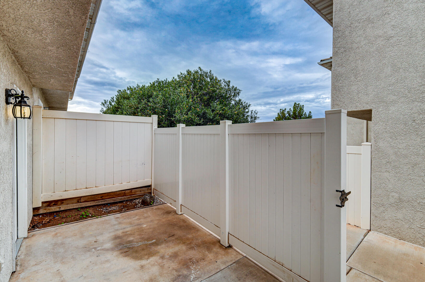 COVE CREEK TOWNHOMES - Residential