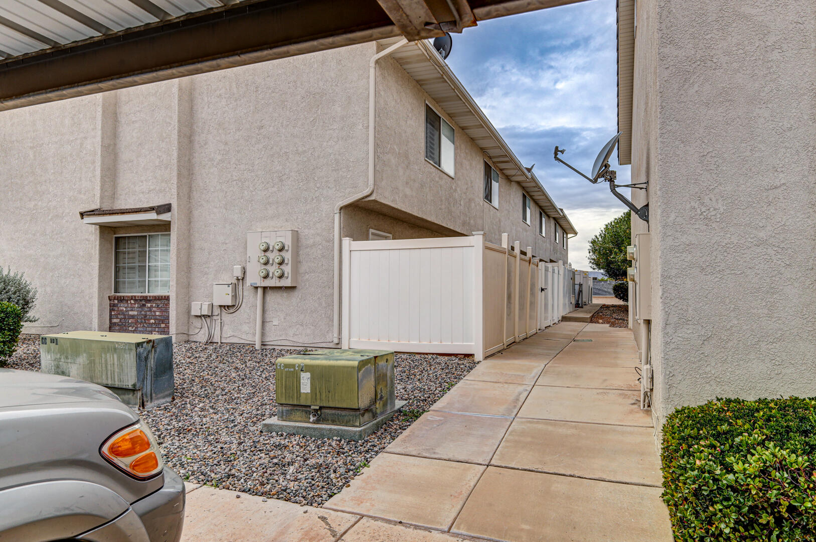 COVE CREEK TOWNHOMES - Residential