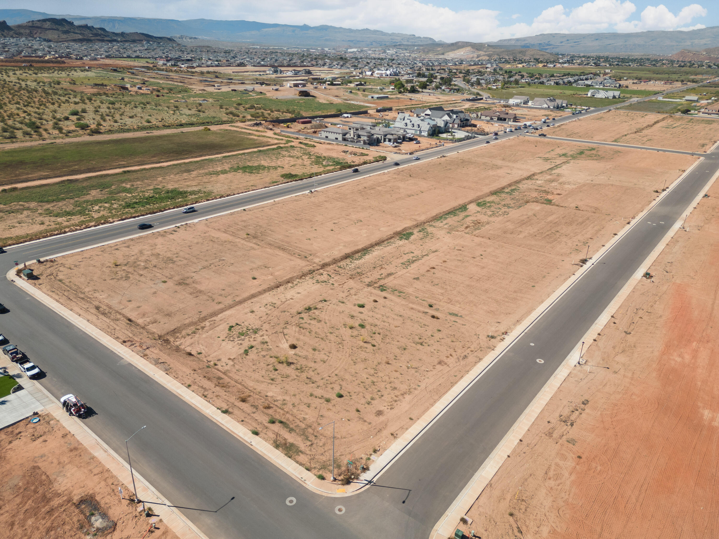 WOODHAVEN EST - Land