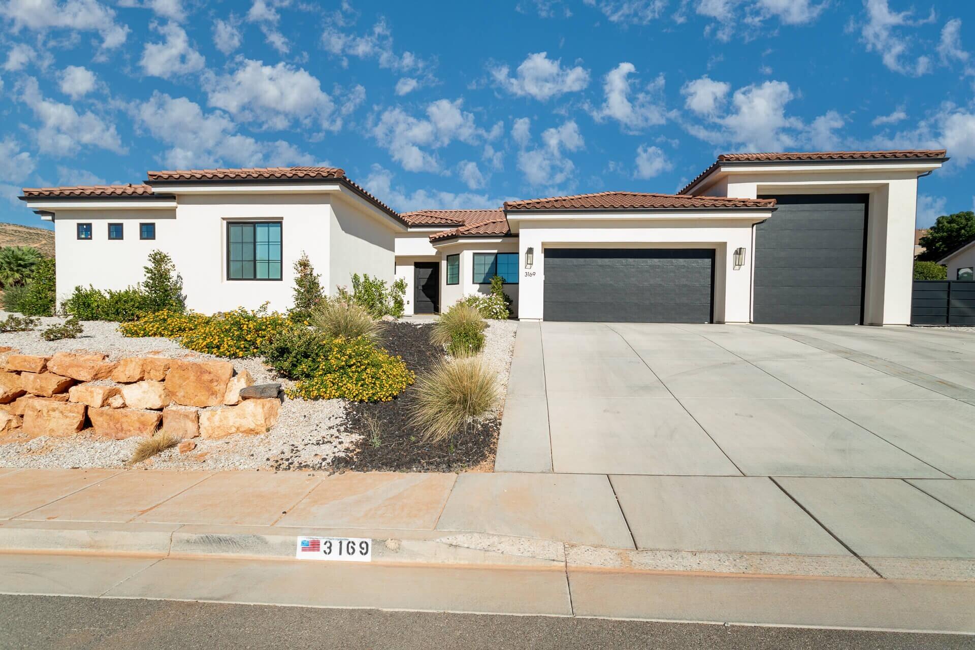 RUSTED HILLS - Residential