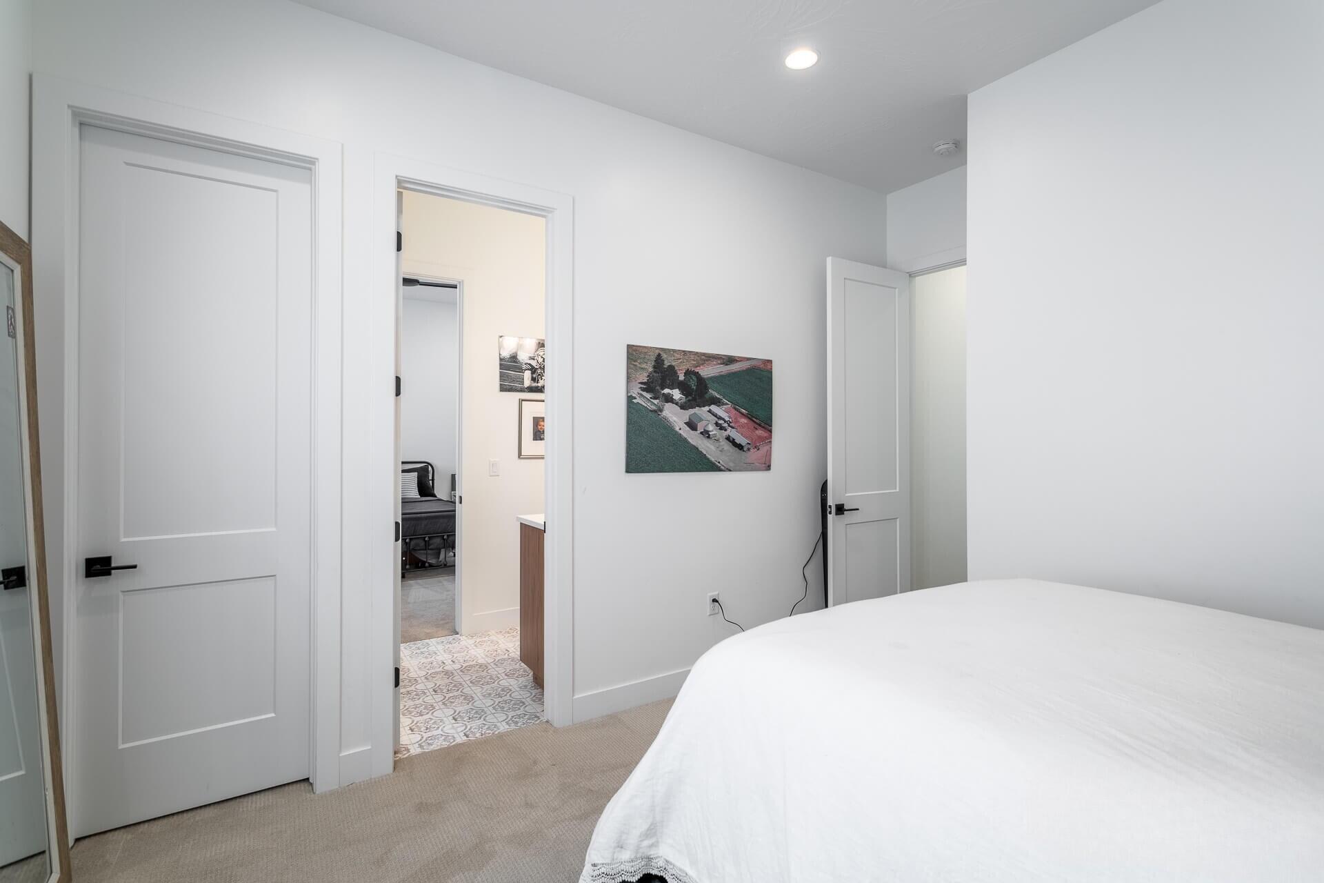 RUSTED HILLS - Residential