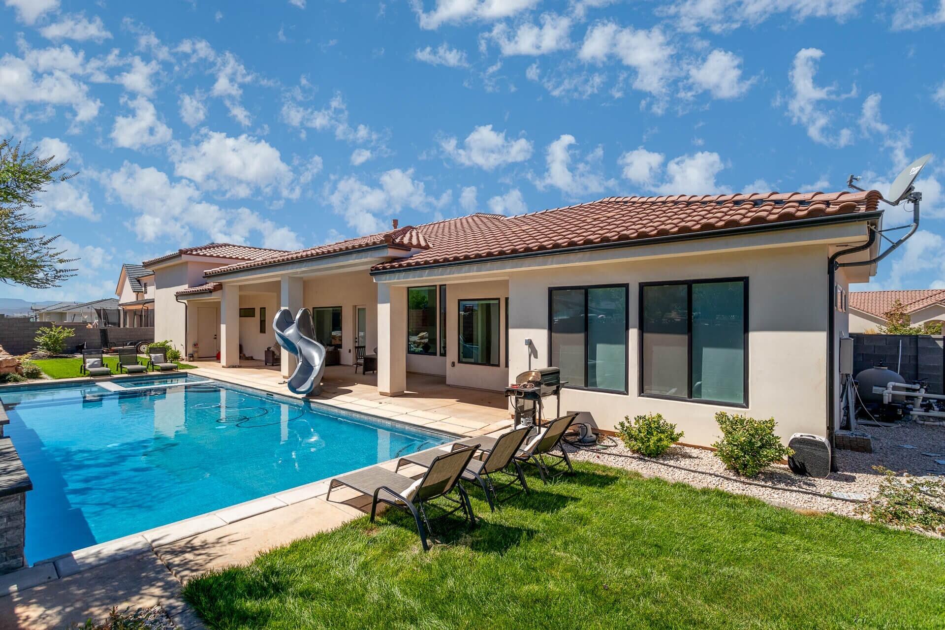 RUSTED HILLS - Residential