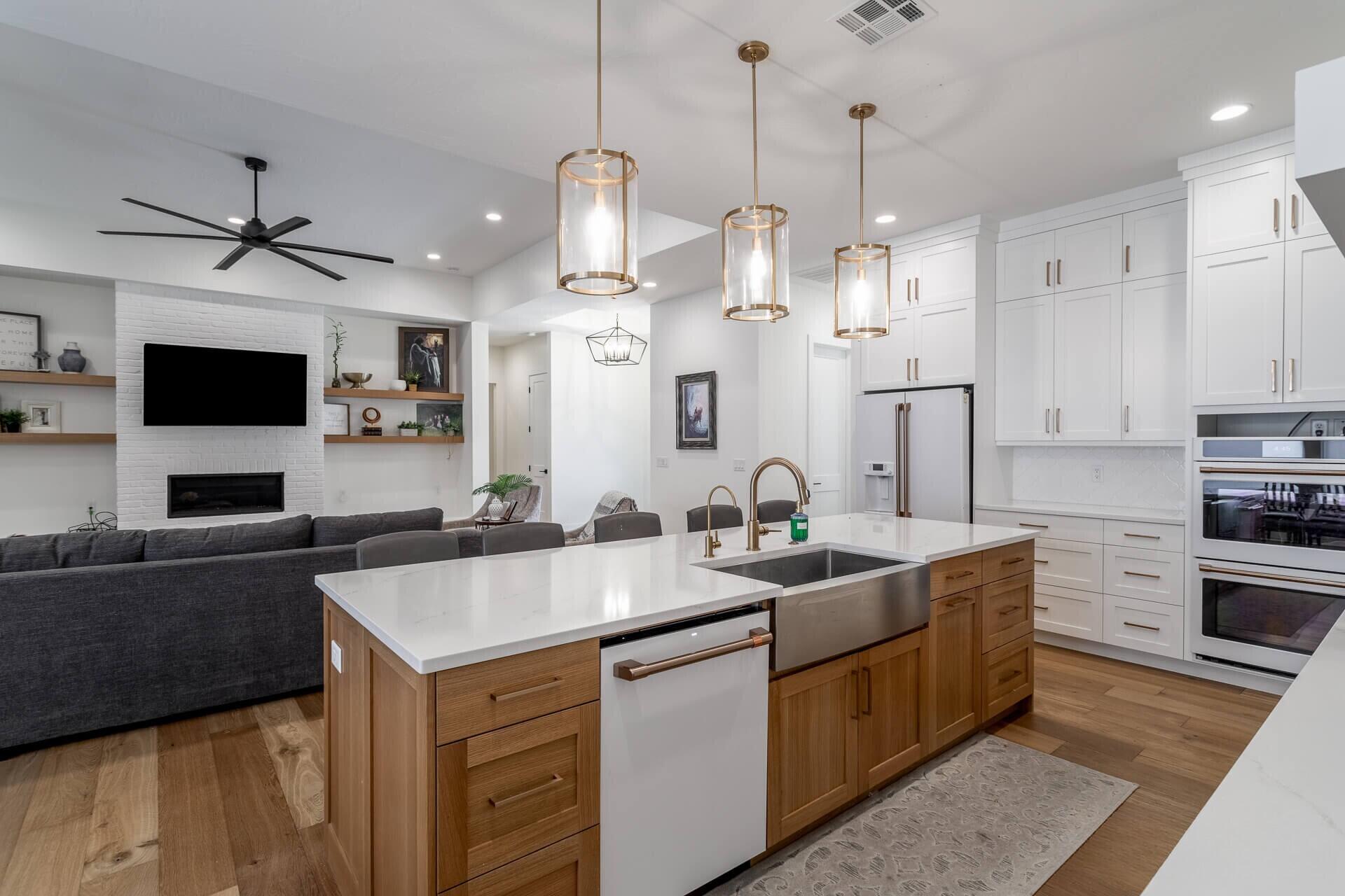 RUSTED HILLS - Residential