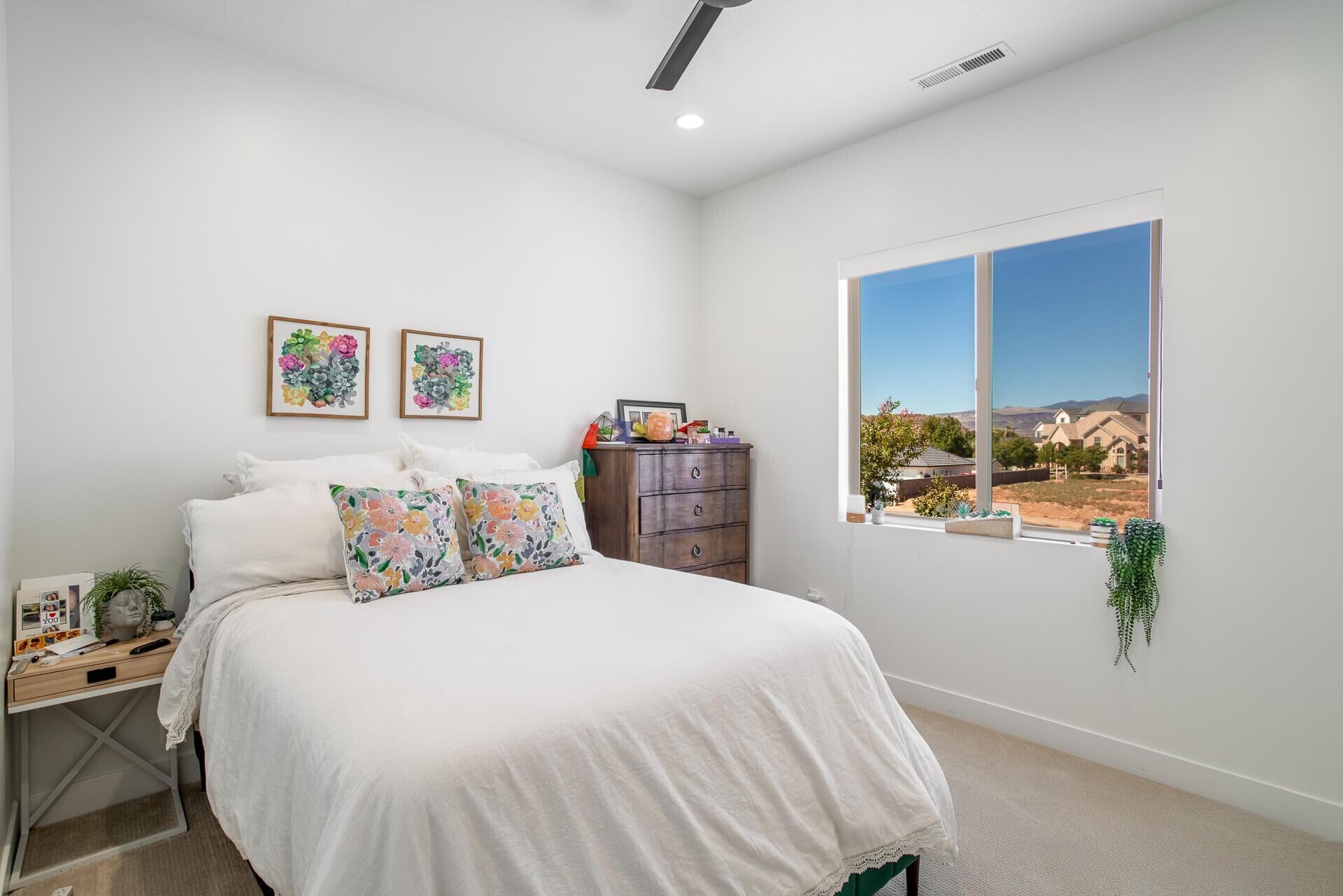 RUSTED HILLS - Residential