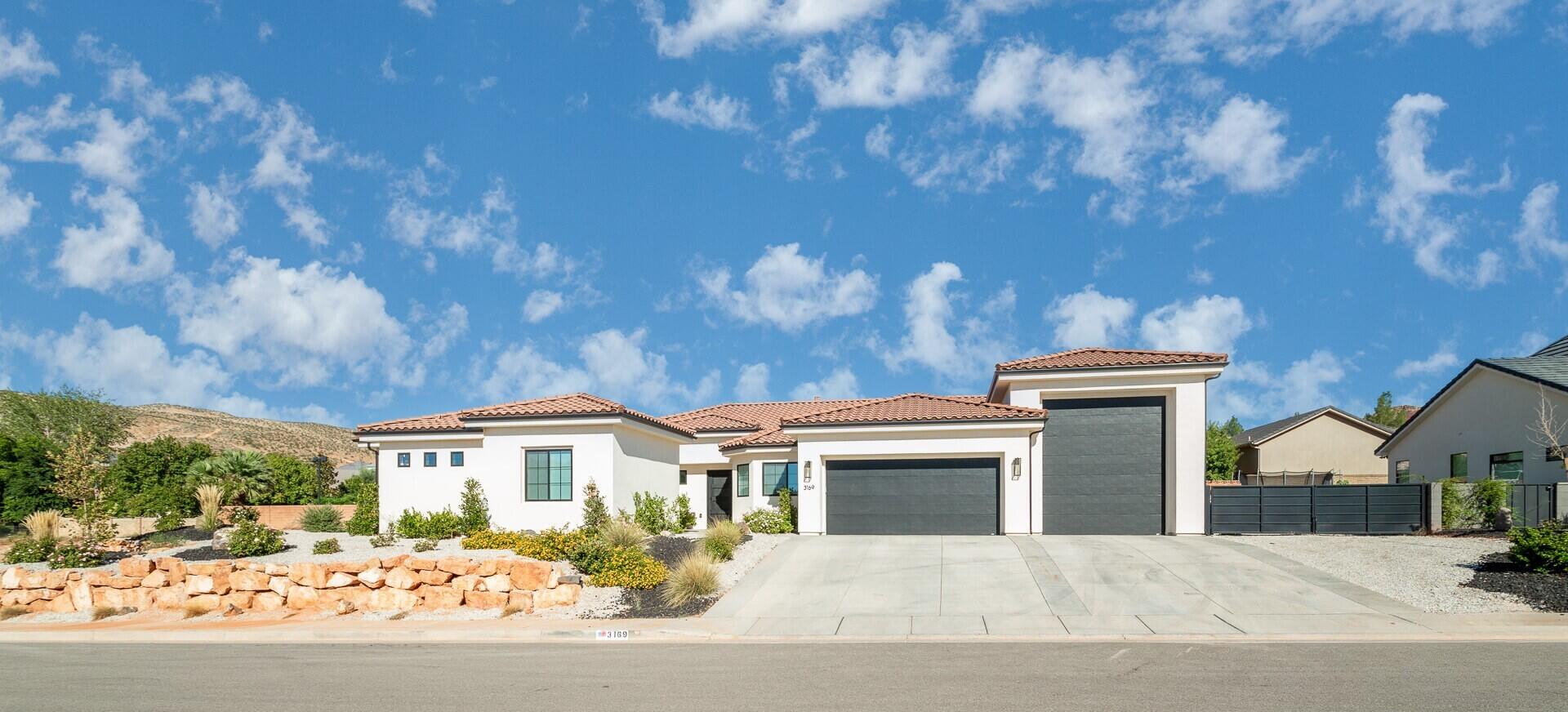 RUSTED HILLS - Residential