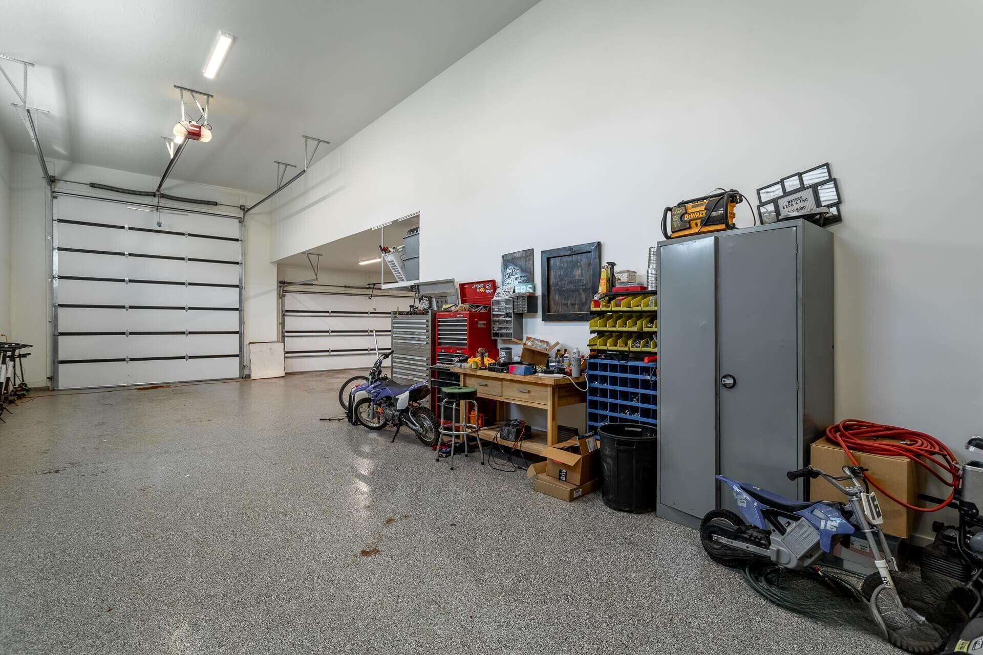 RUSTED HILLS - Residential