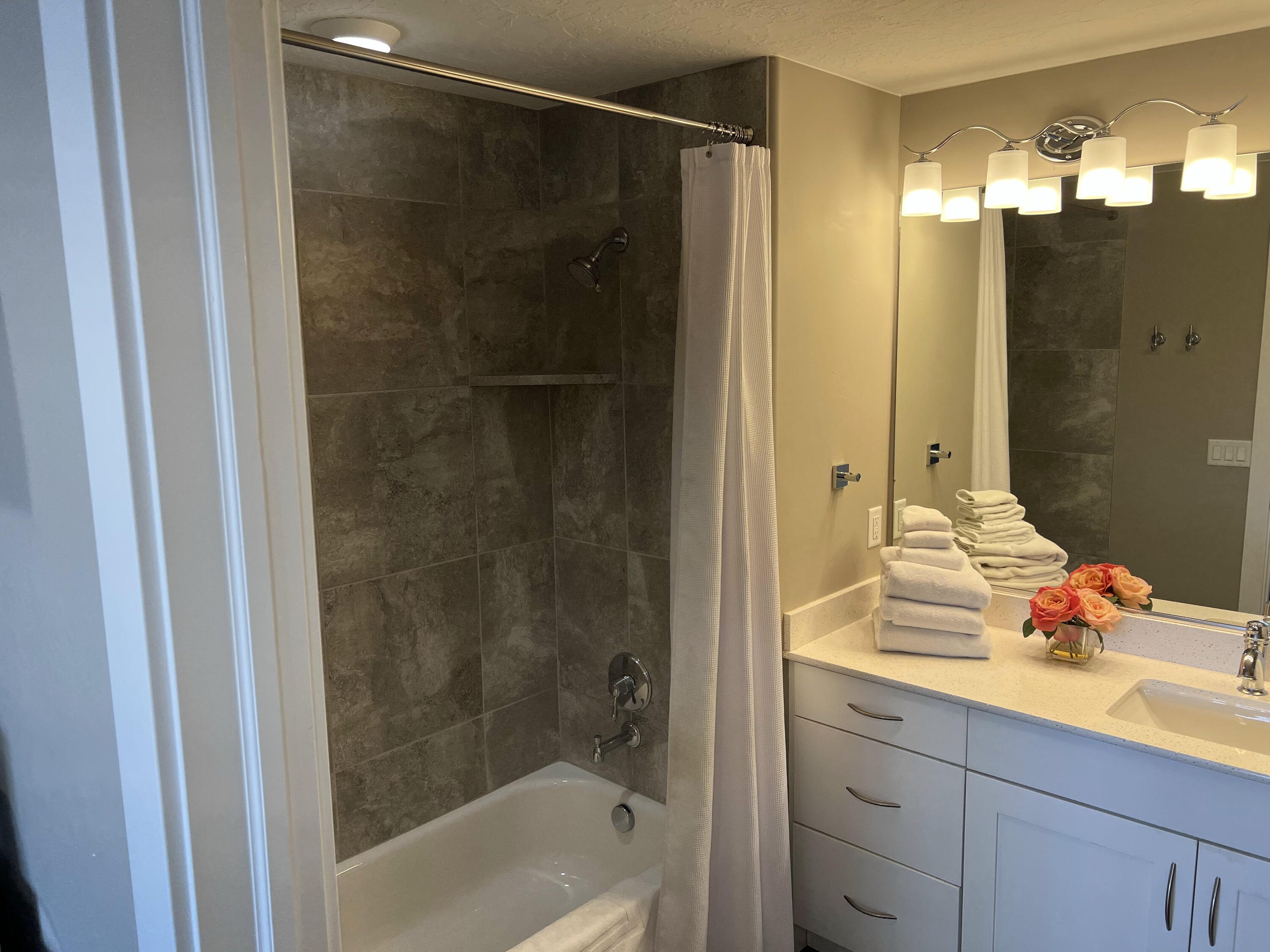 ESTANCIA - Residential