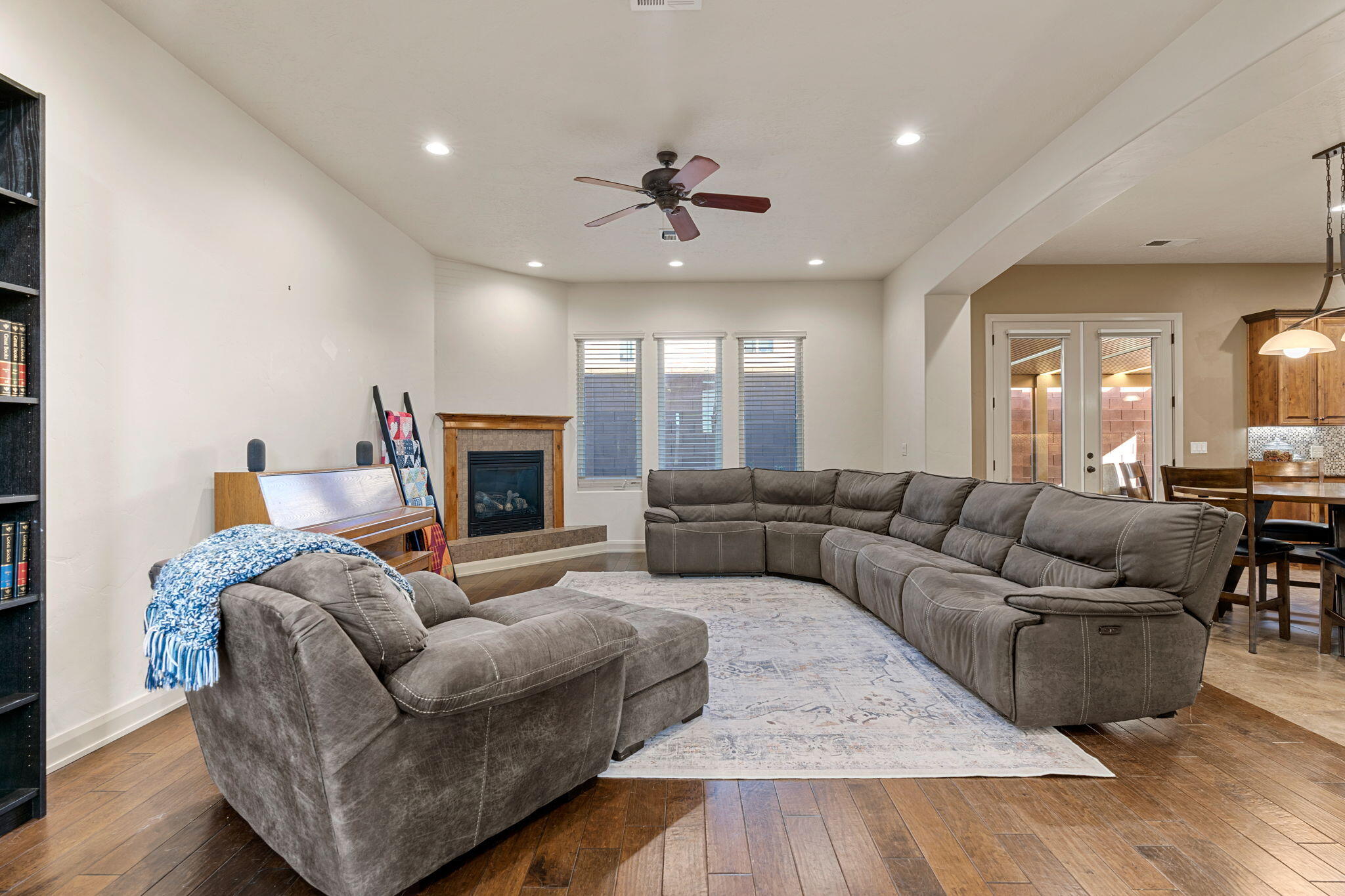 SHADOW SPRINGS - Residential