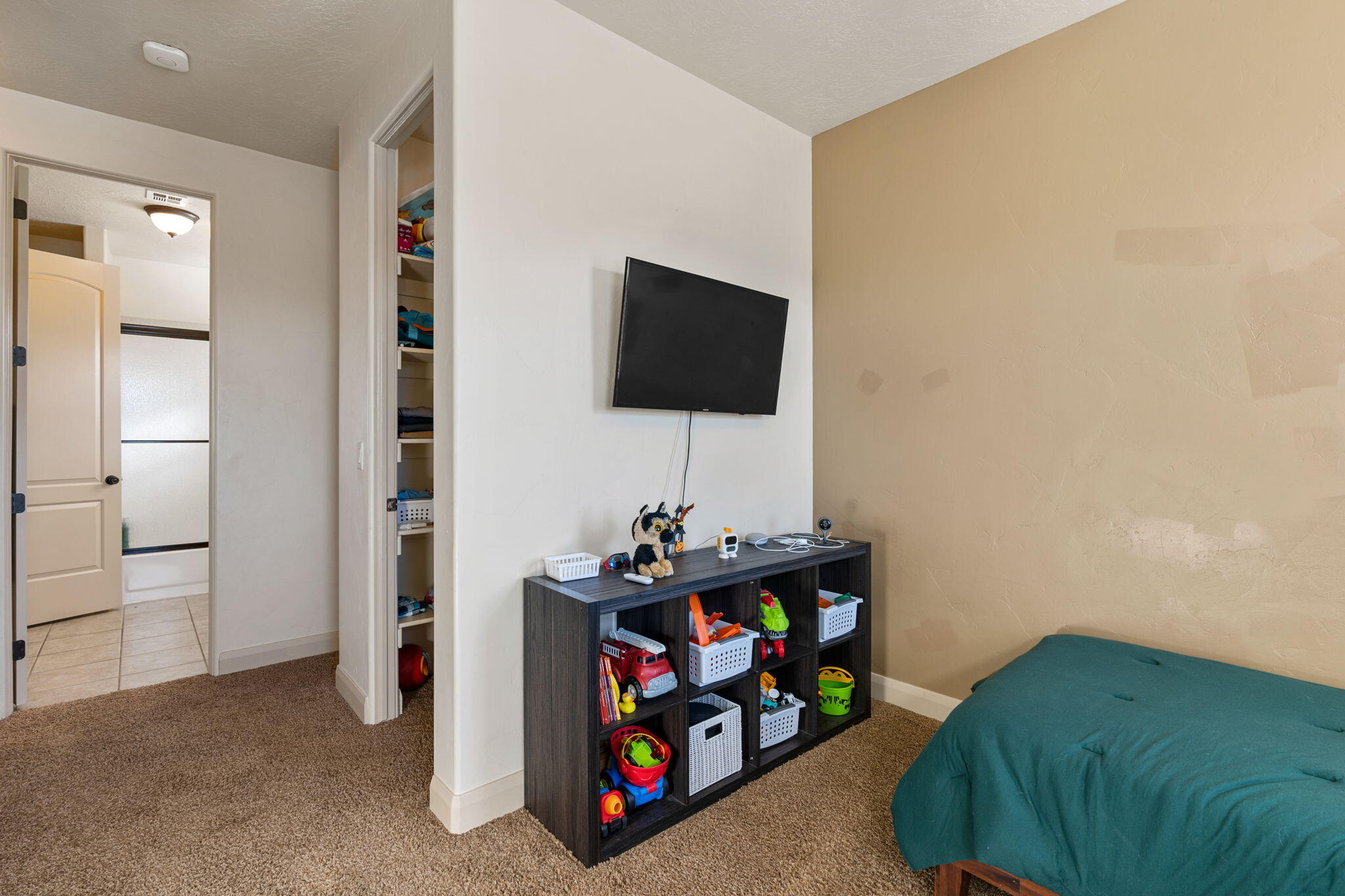 SHADOW SPRINGS - Residential