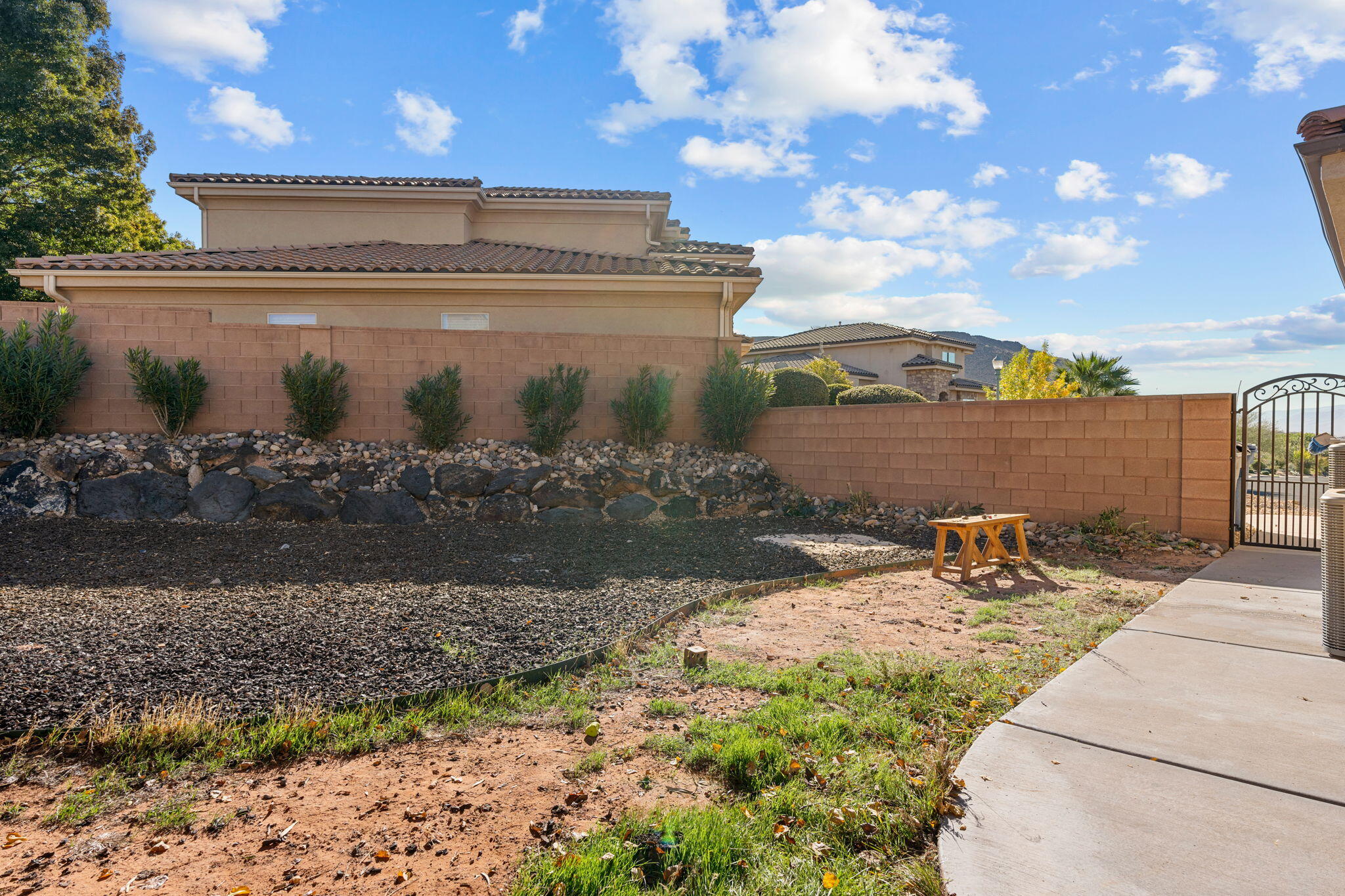 SHADOW SPRINGS - Residential