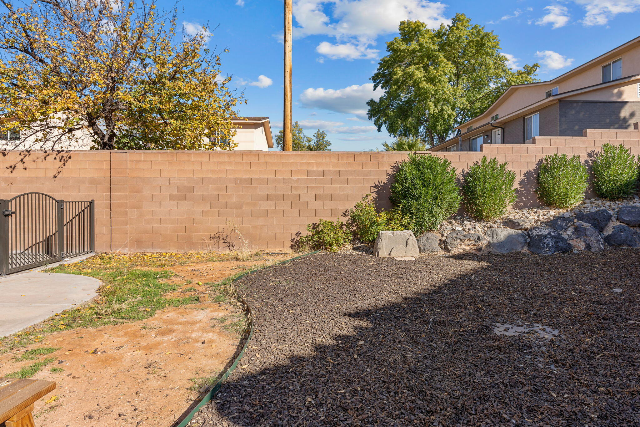 SHADOW SPRINGS - Residential