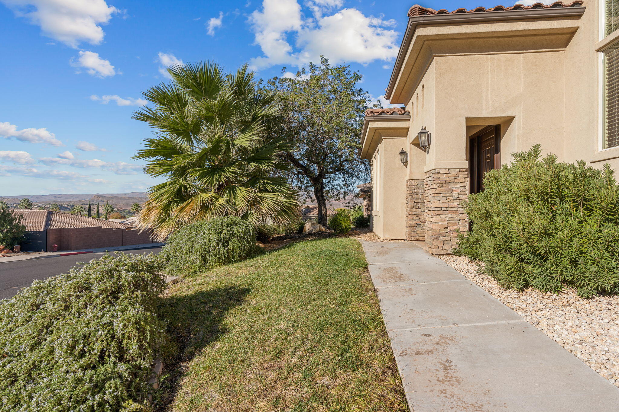 SHADOW SPRINGS - Residential