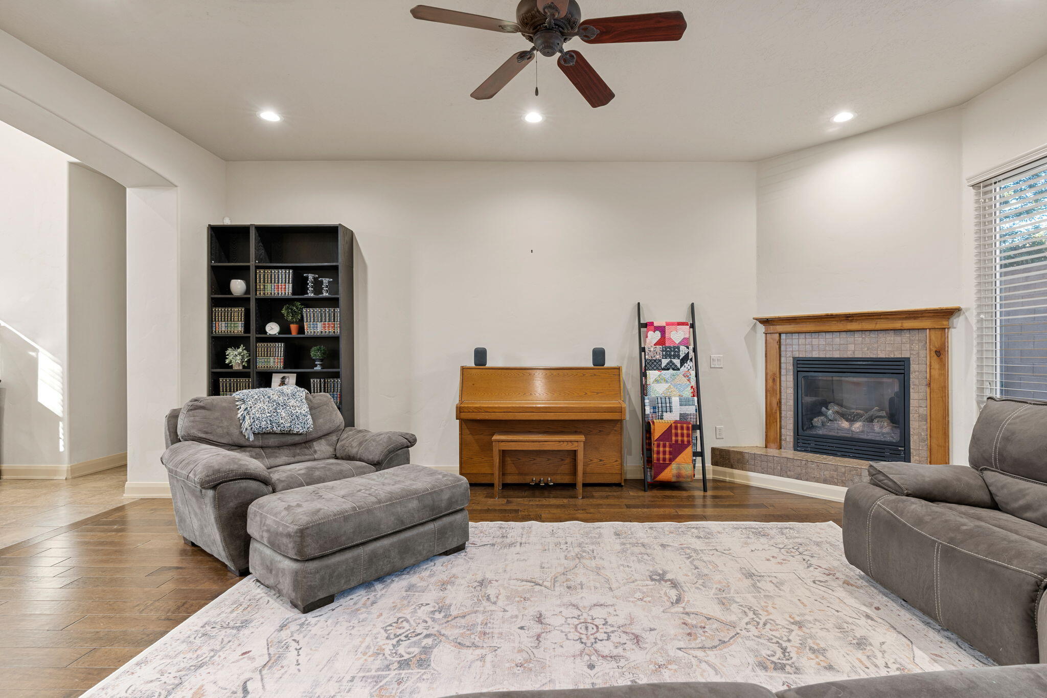 SHADOW SPRINGS - Residential