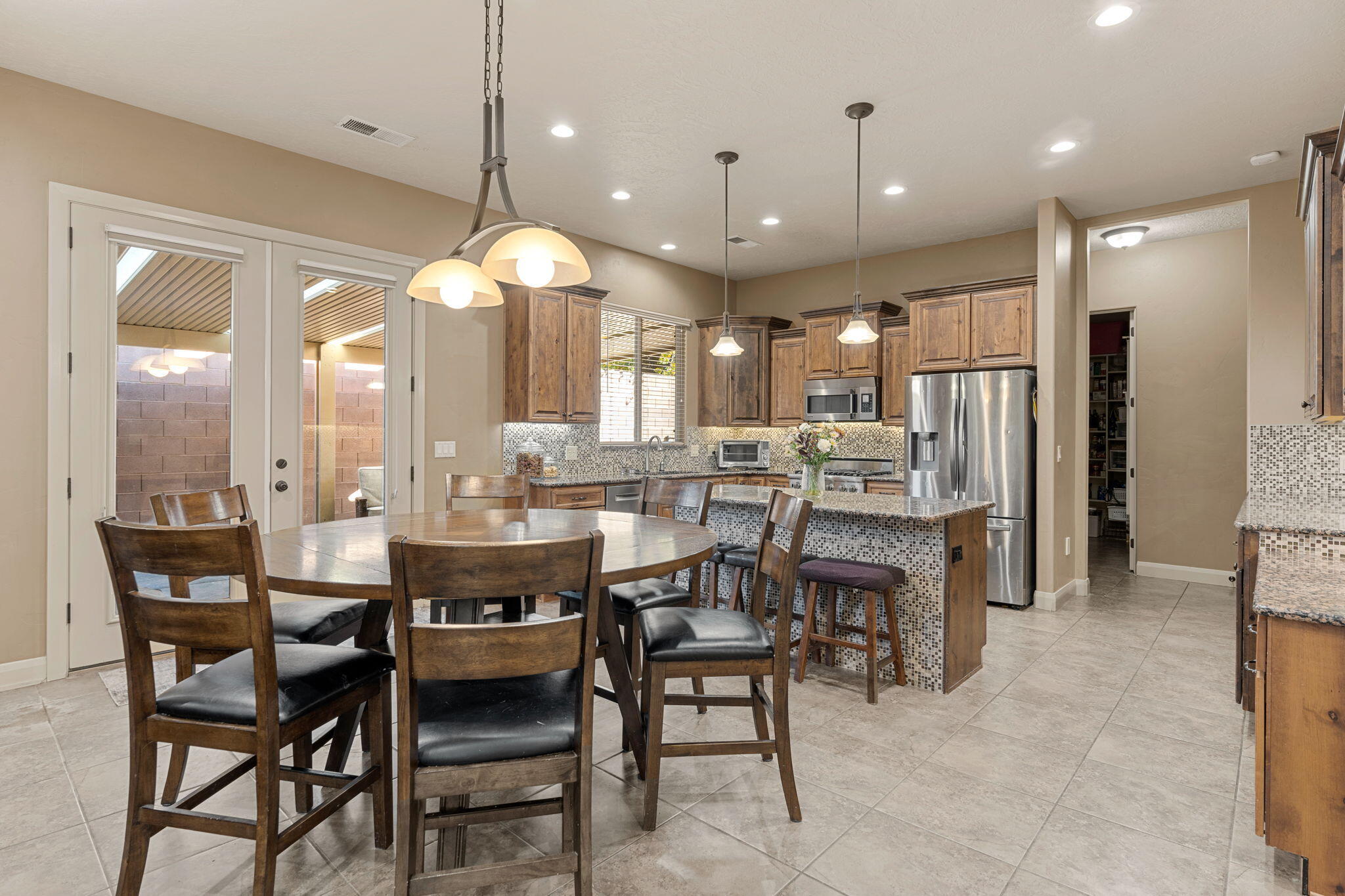 SHADOW SPRINGS - Residential