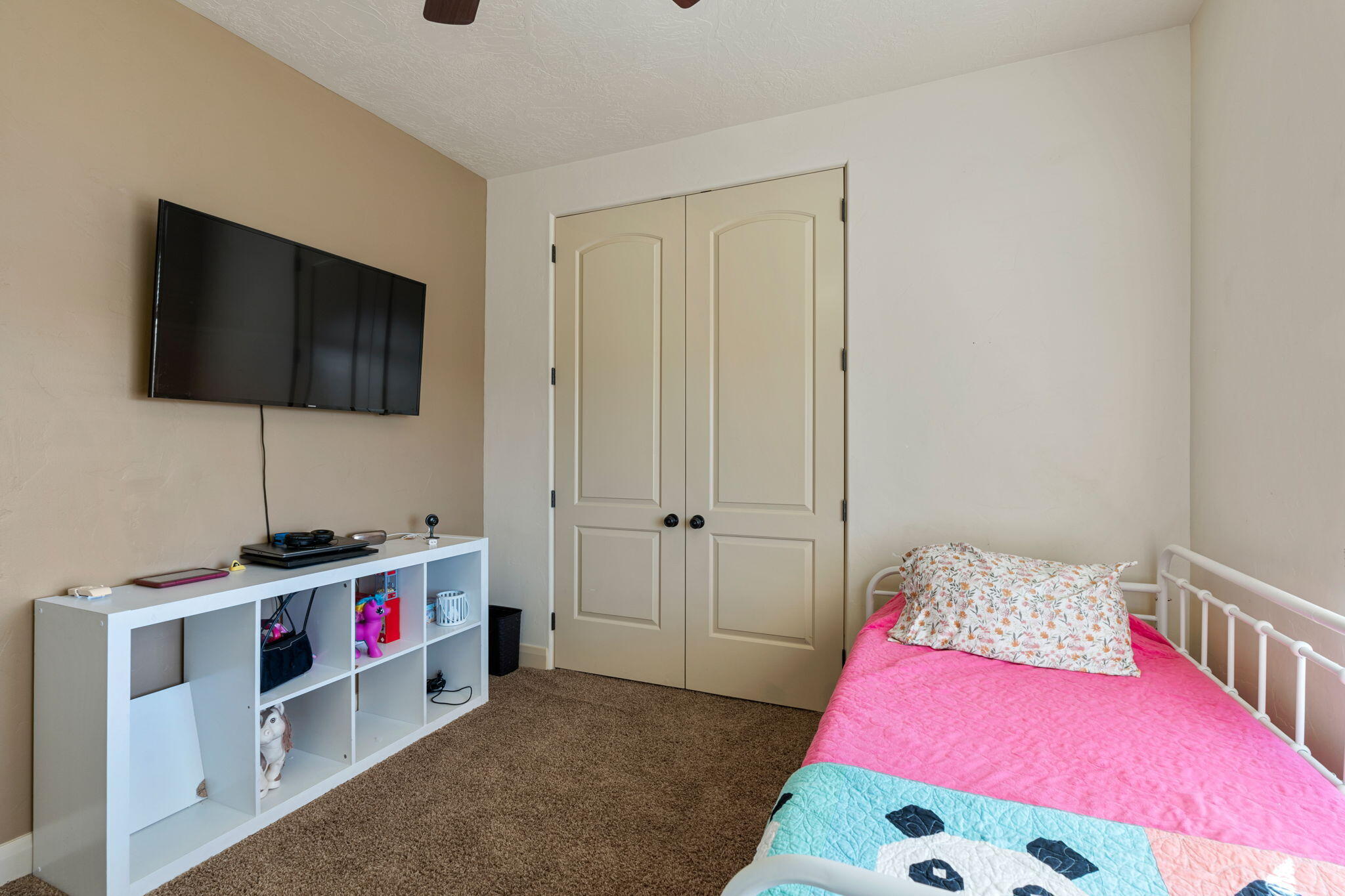 SHADOW SPRINGS - Residential