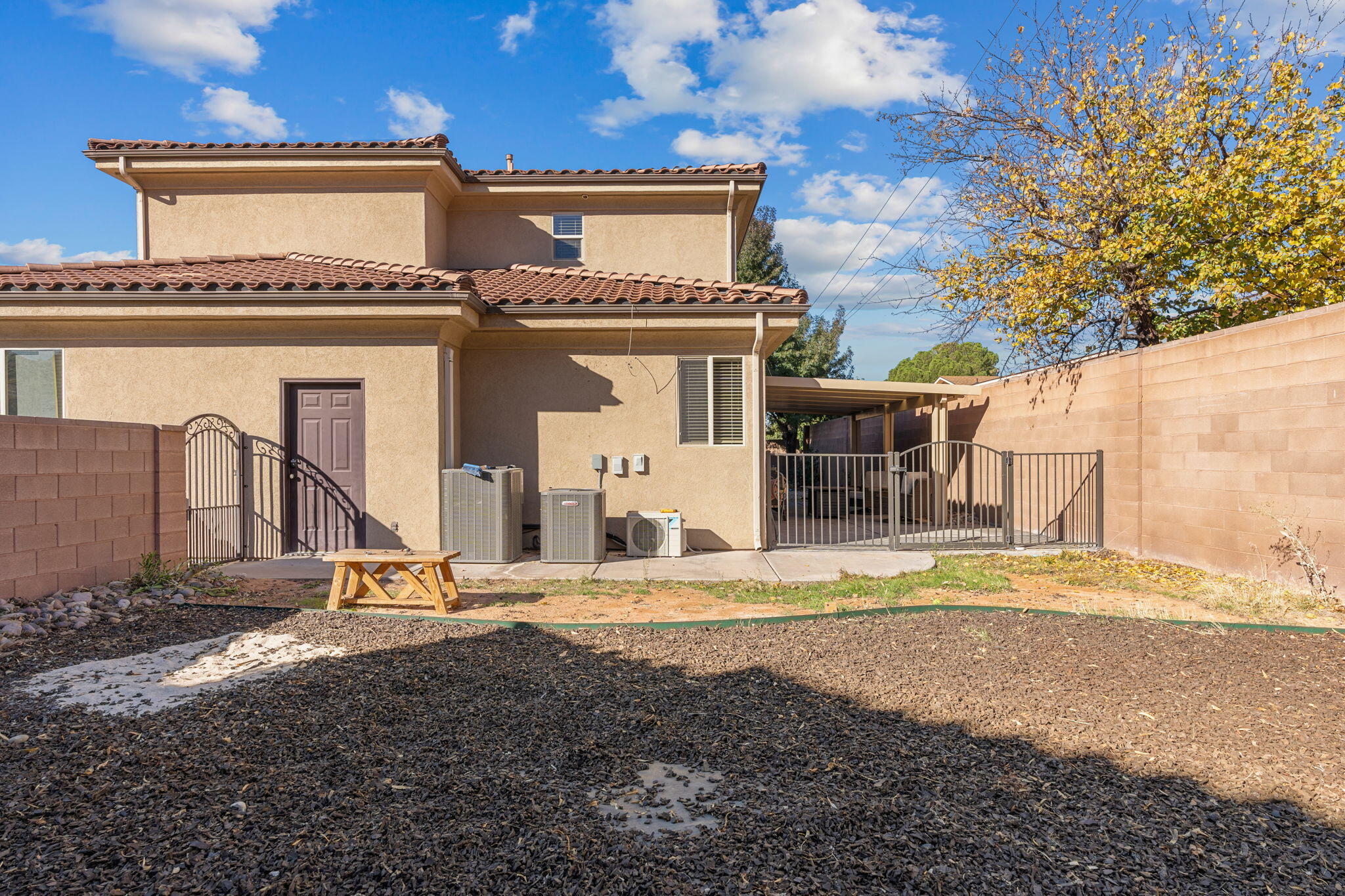 SHADOW SPRINGS - Residential