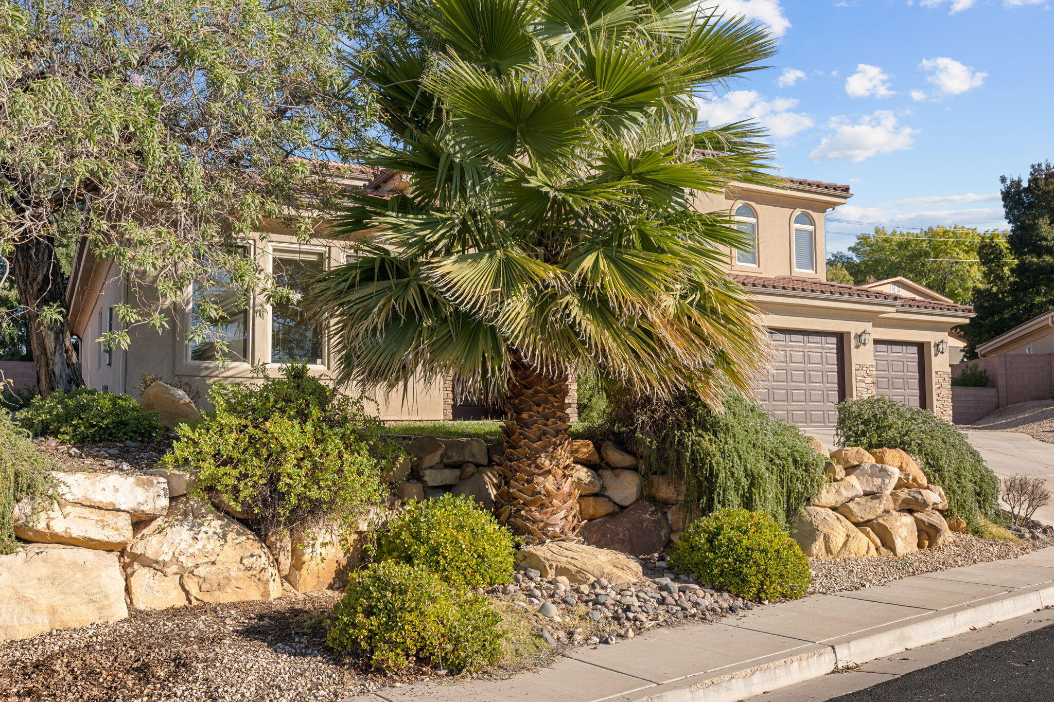 SHADOW SPRINGS - Residential