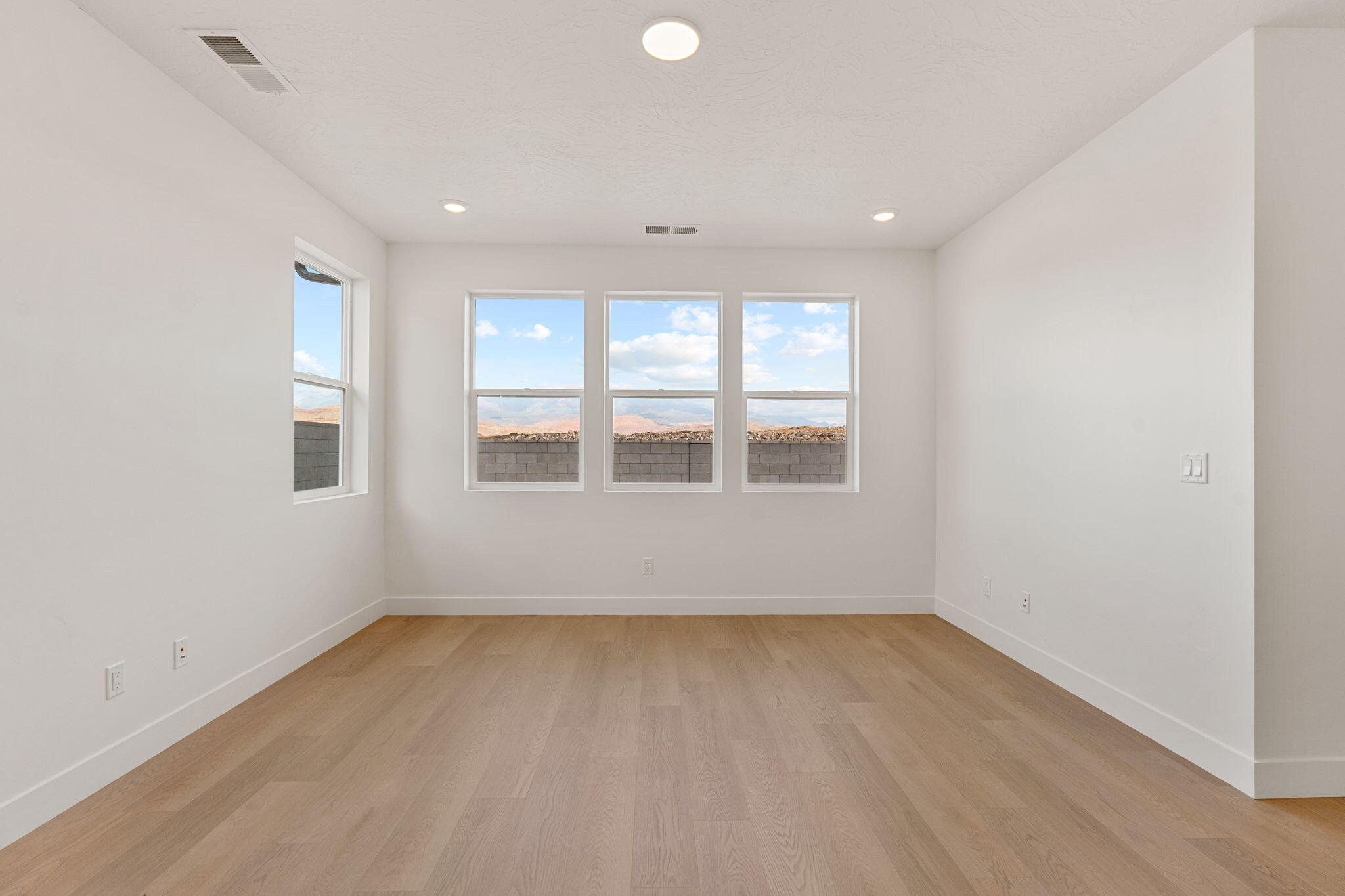 LEGACY AT SAND HOLLOW - Residential