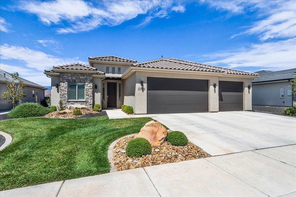 Photo of 2710 W Columbo LN, Saint George, UT 84770 (MLS # 26-277157)