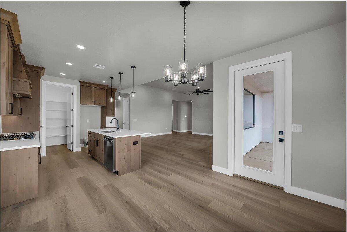 CHELSEY - Residential