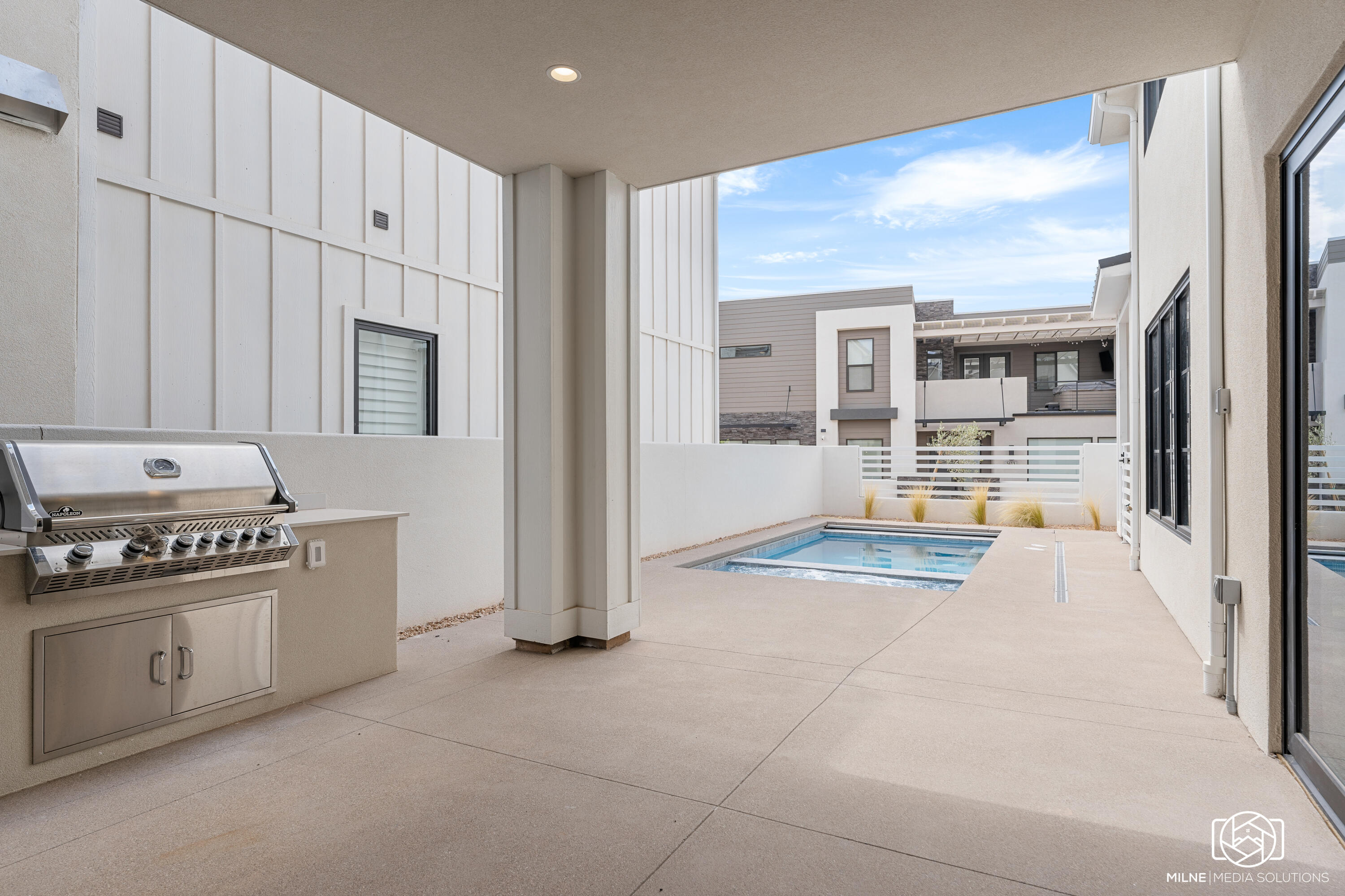 DESERT COLOR RESORT - Residential