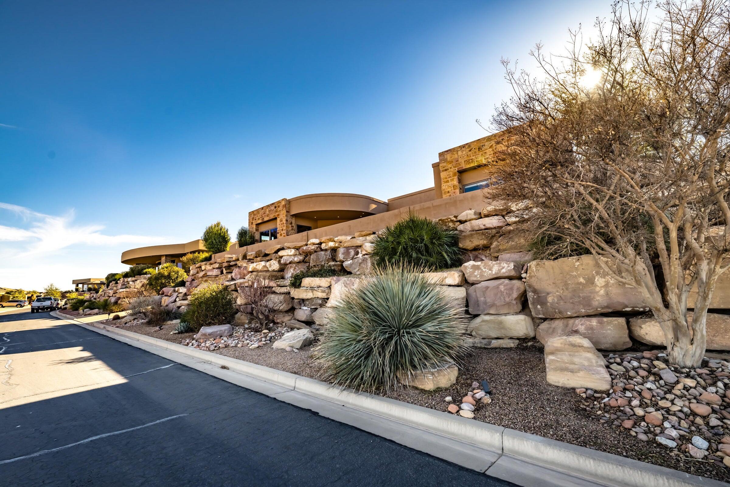 PARAGON COVE TOWNHOMES AT STONECLIFF - Residential