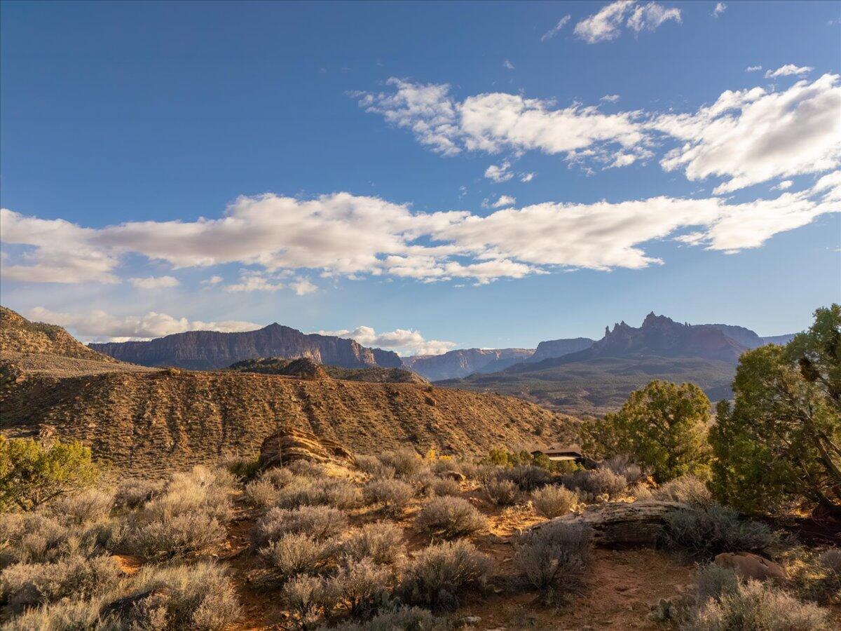 SPRINGDALE TOWNSITE - Land