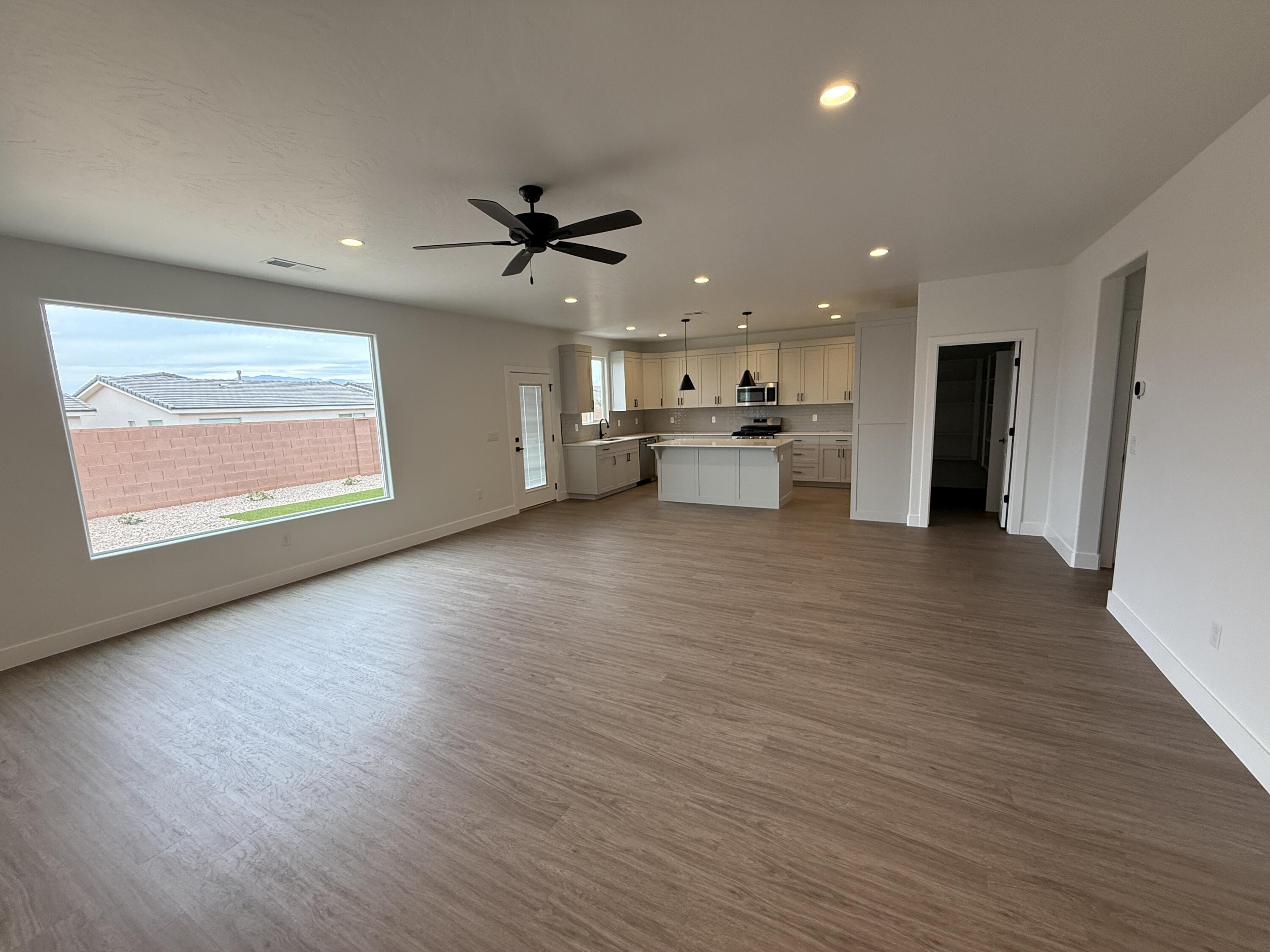 DESERT RESERVE - Residential