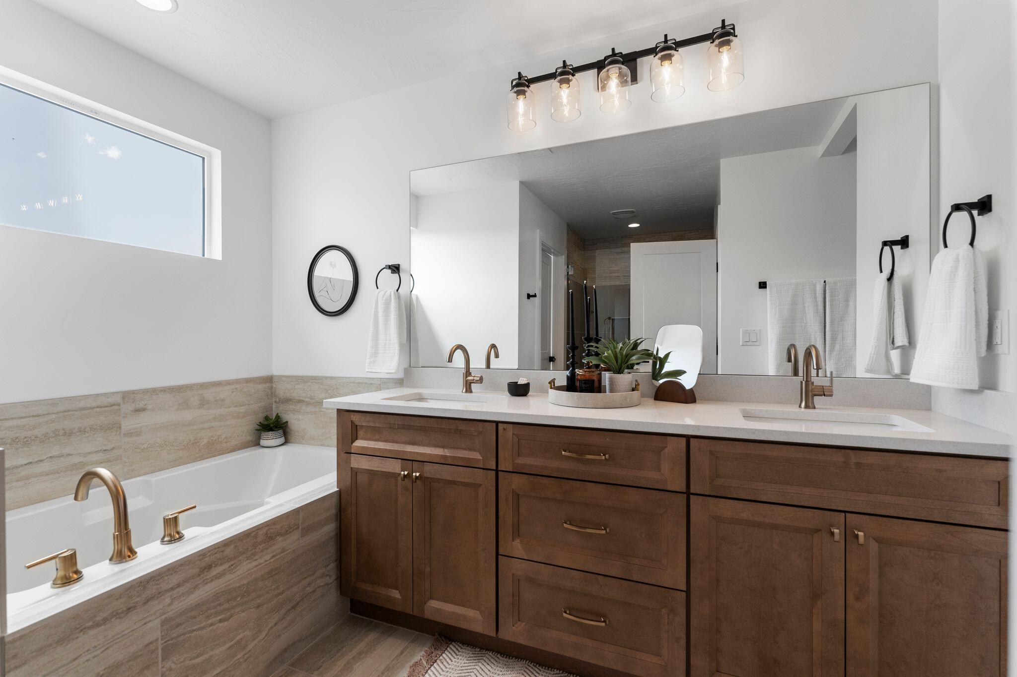 DESERT RIDGE ESTATES - Residential