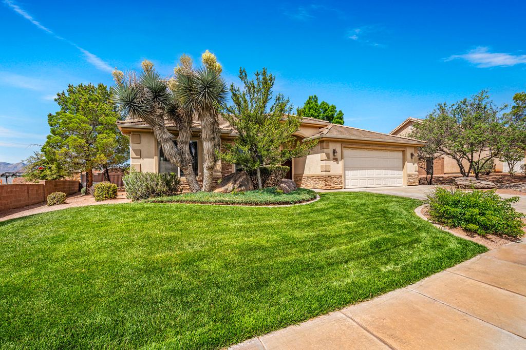 Photo of 1021 N 2190 W, Saint George, UT 84770 (MLS # 26-271286)