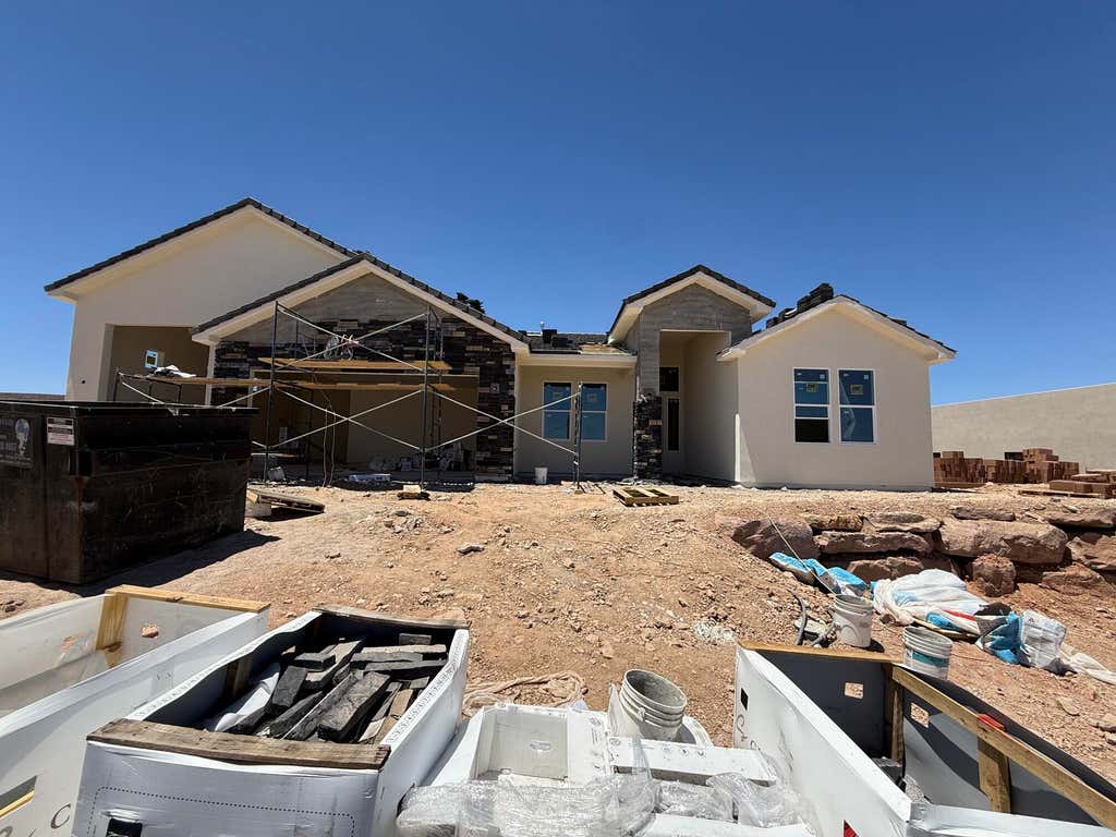 Photo of 470 S Liri Trail, Saint George, UT 84770 (MLS # 26-273340)