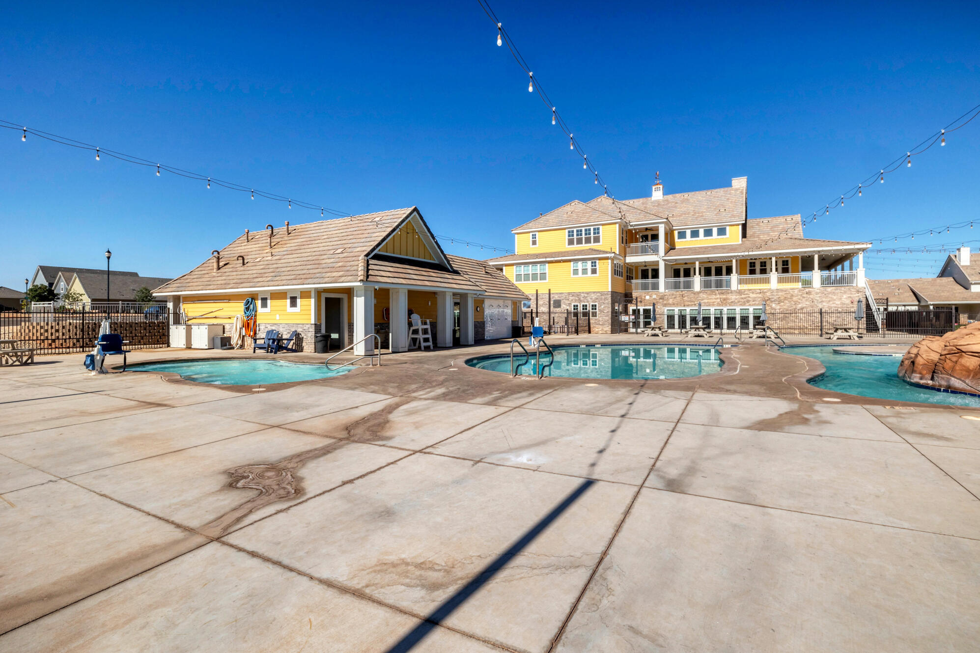 HOMESTEADS AT STUCKI FARMS - Residential