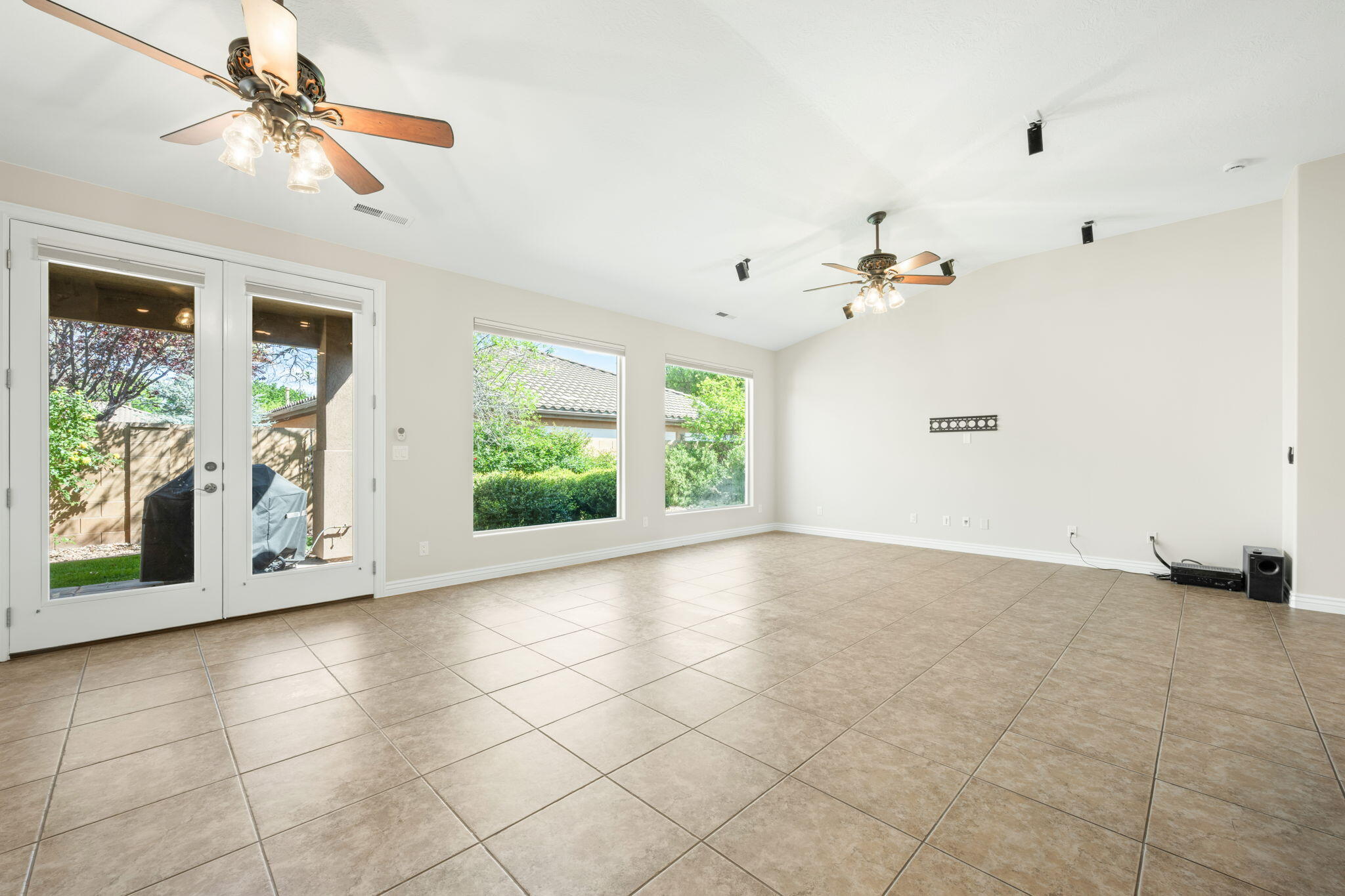 OLIVE GROVE - Residential