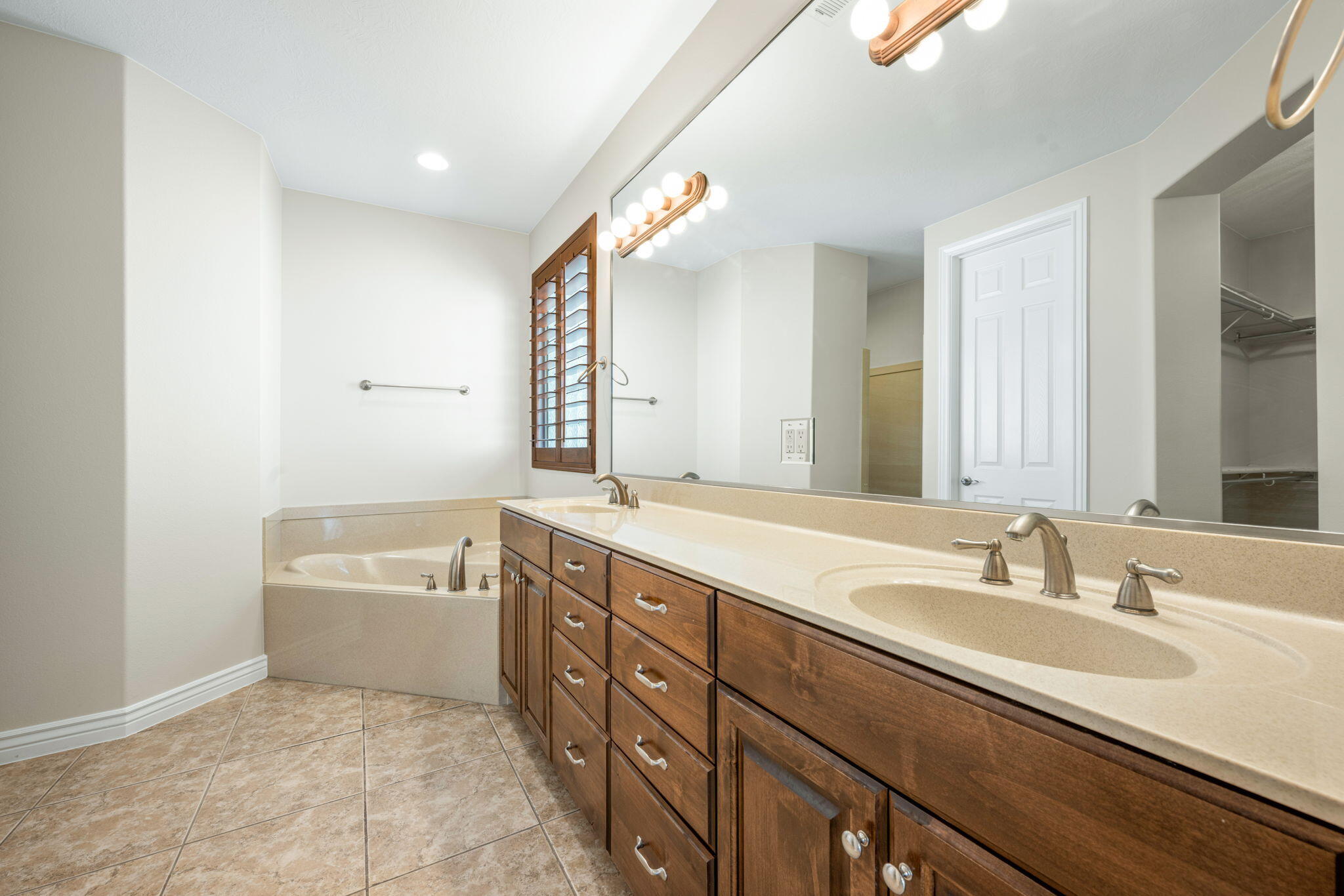 OLIVE GROVE - Residential