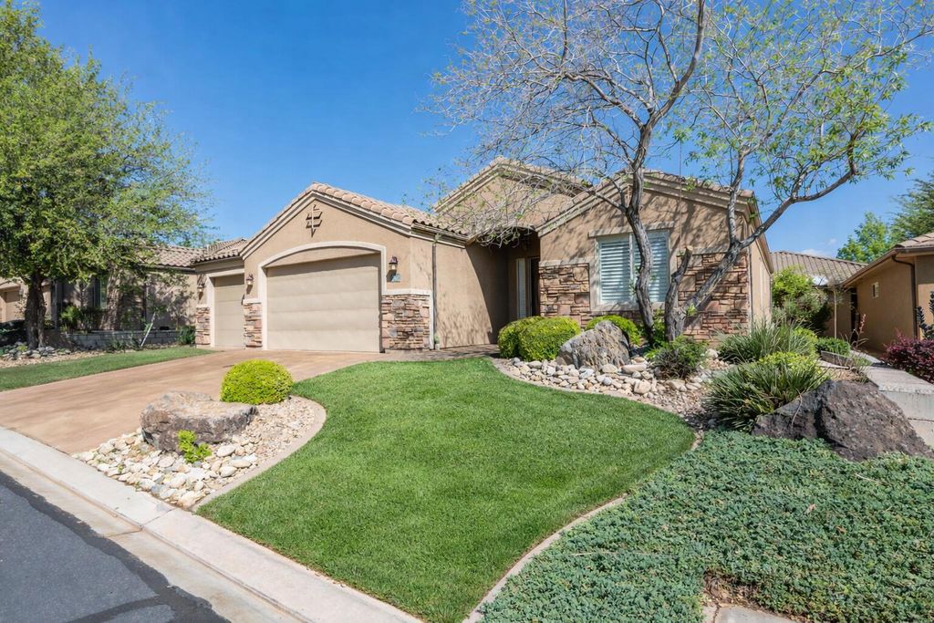 Photo of 805 S DIXIE DR 24 #24, Saint George, UT 84770 (MLS # 26-271315)