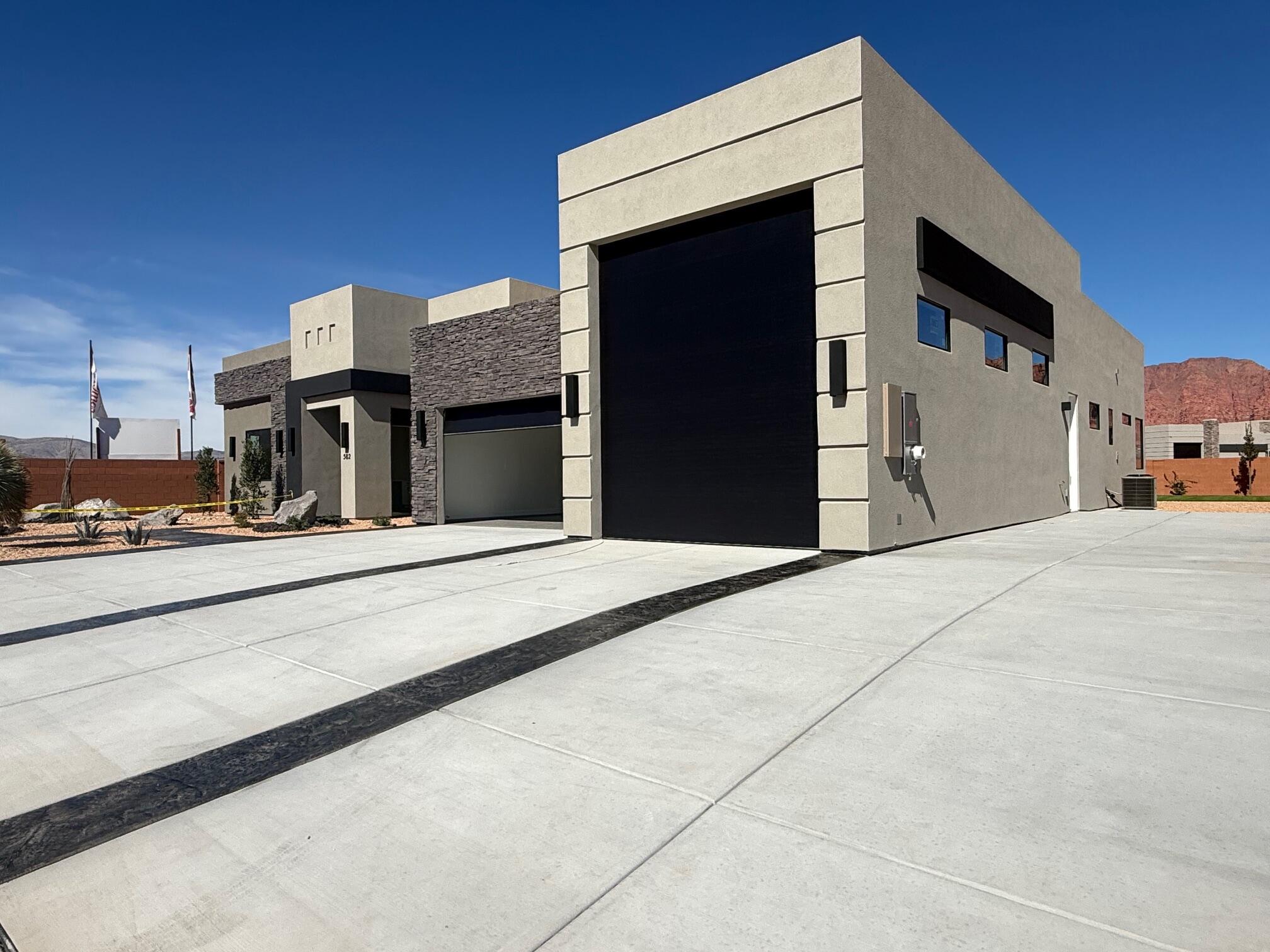 ONYX VALLEY - Residential