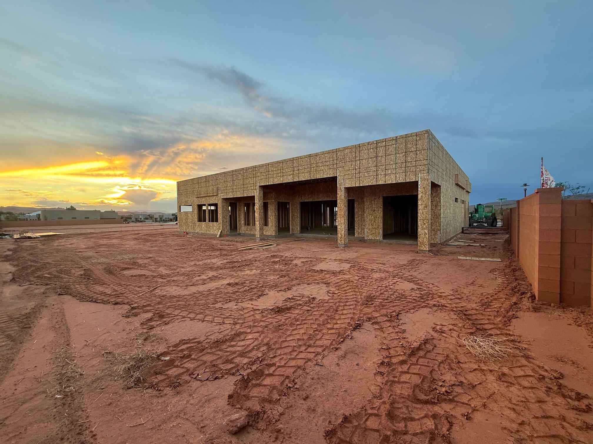 ONYX VALLEY - Residential