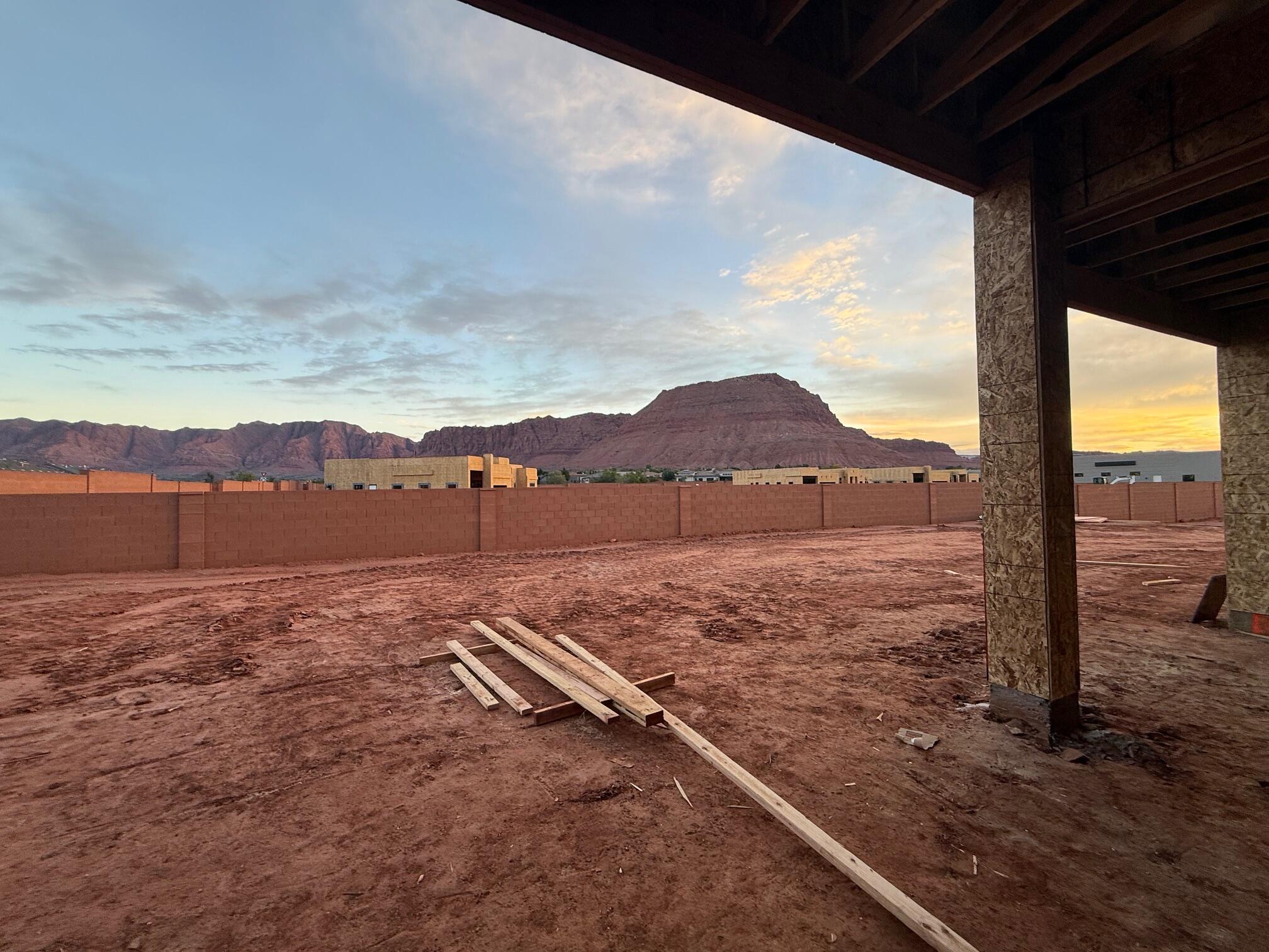 ONYX VALLEY - Residential