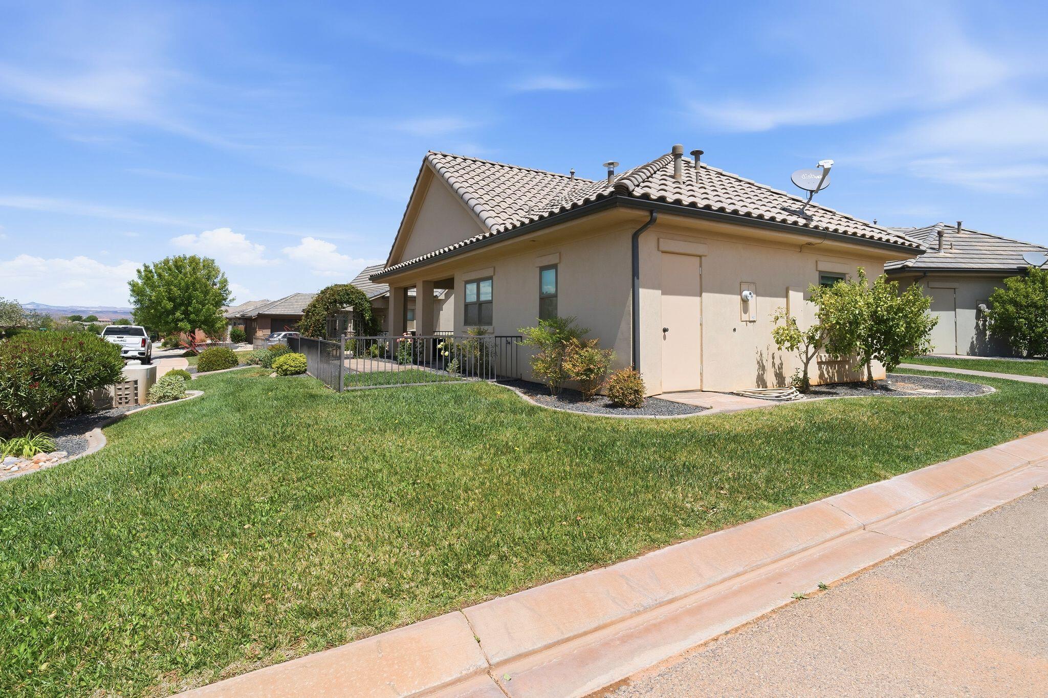 MEADOWS AT STUCKI FARMS - Residential