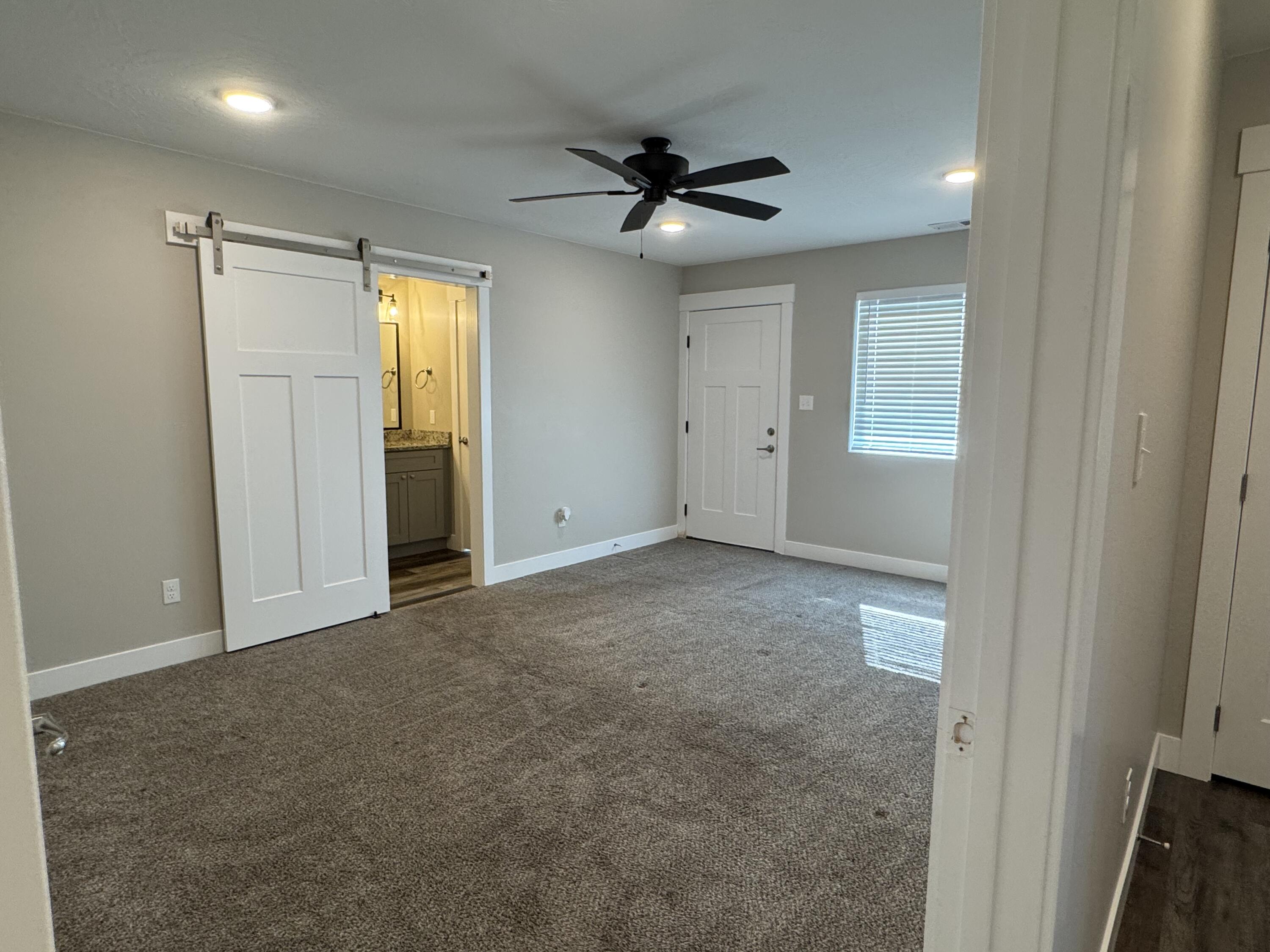 EAGLE ROCK - Residential