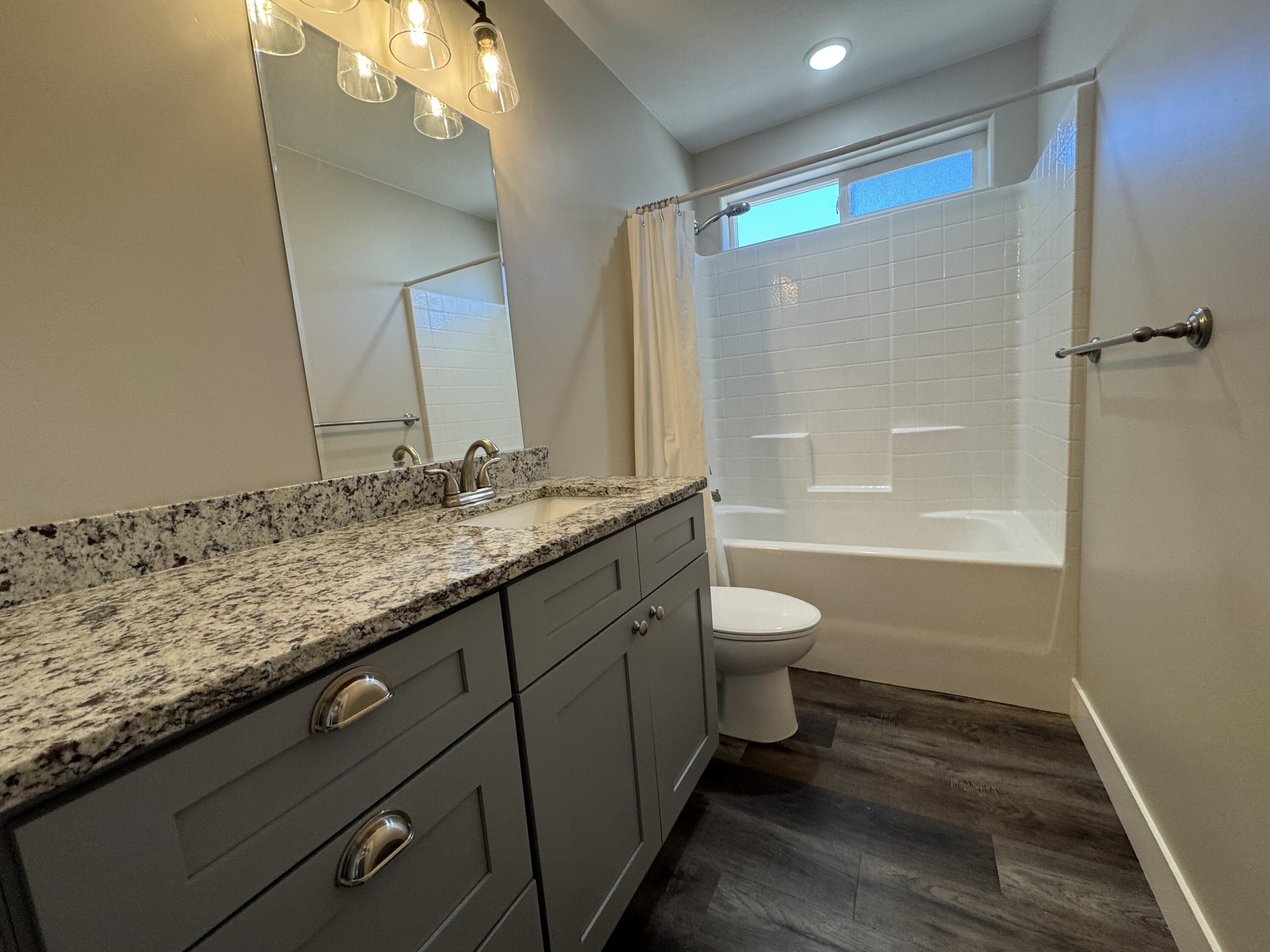 EAGLE ROCK - Residential