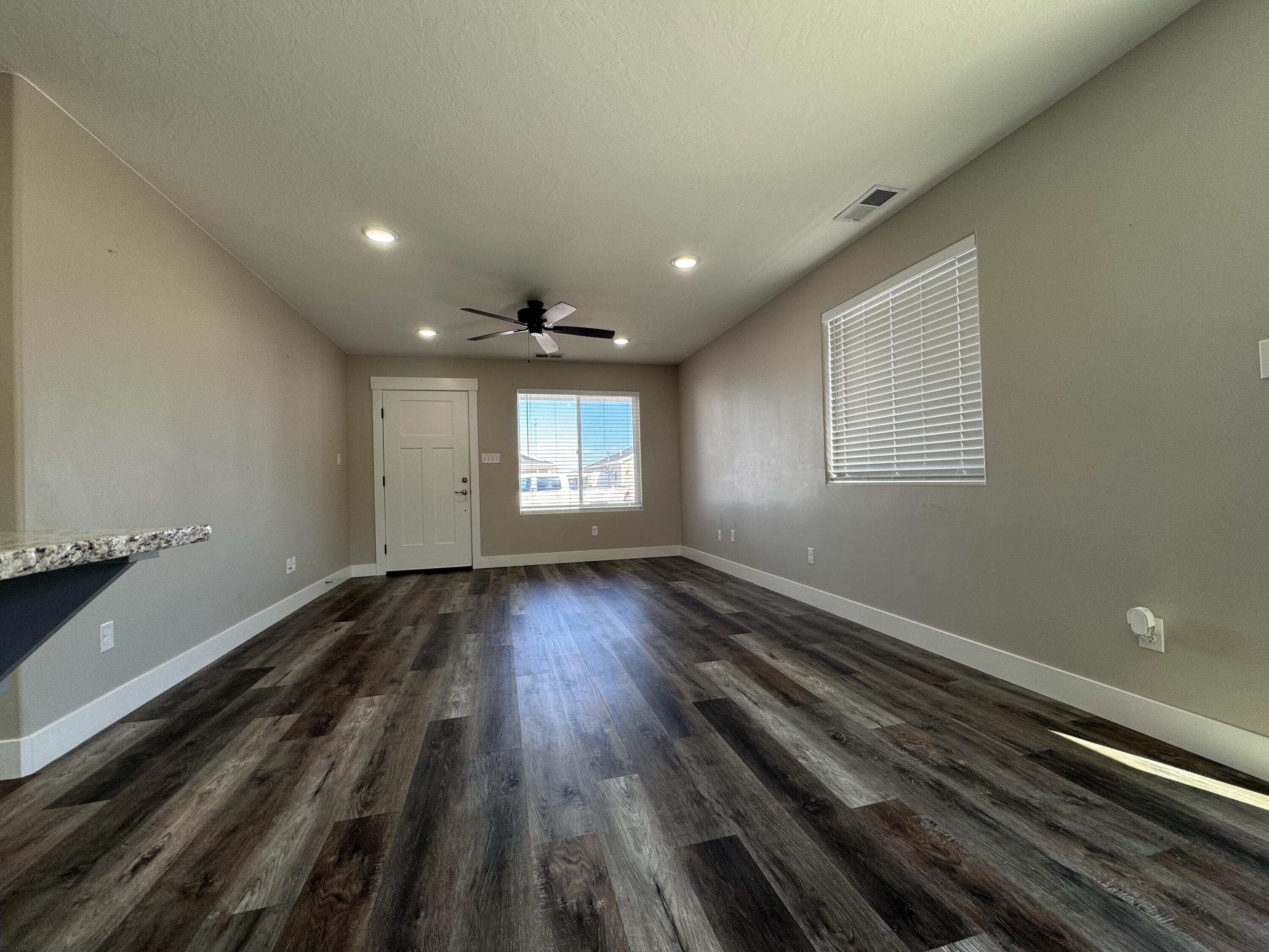 EAGLE ROCK - Residential