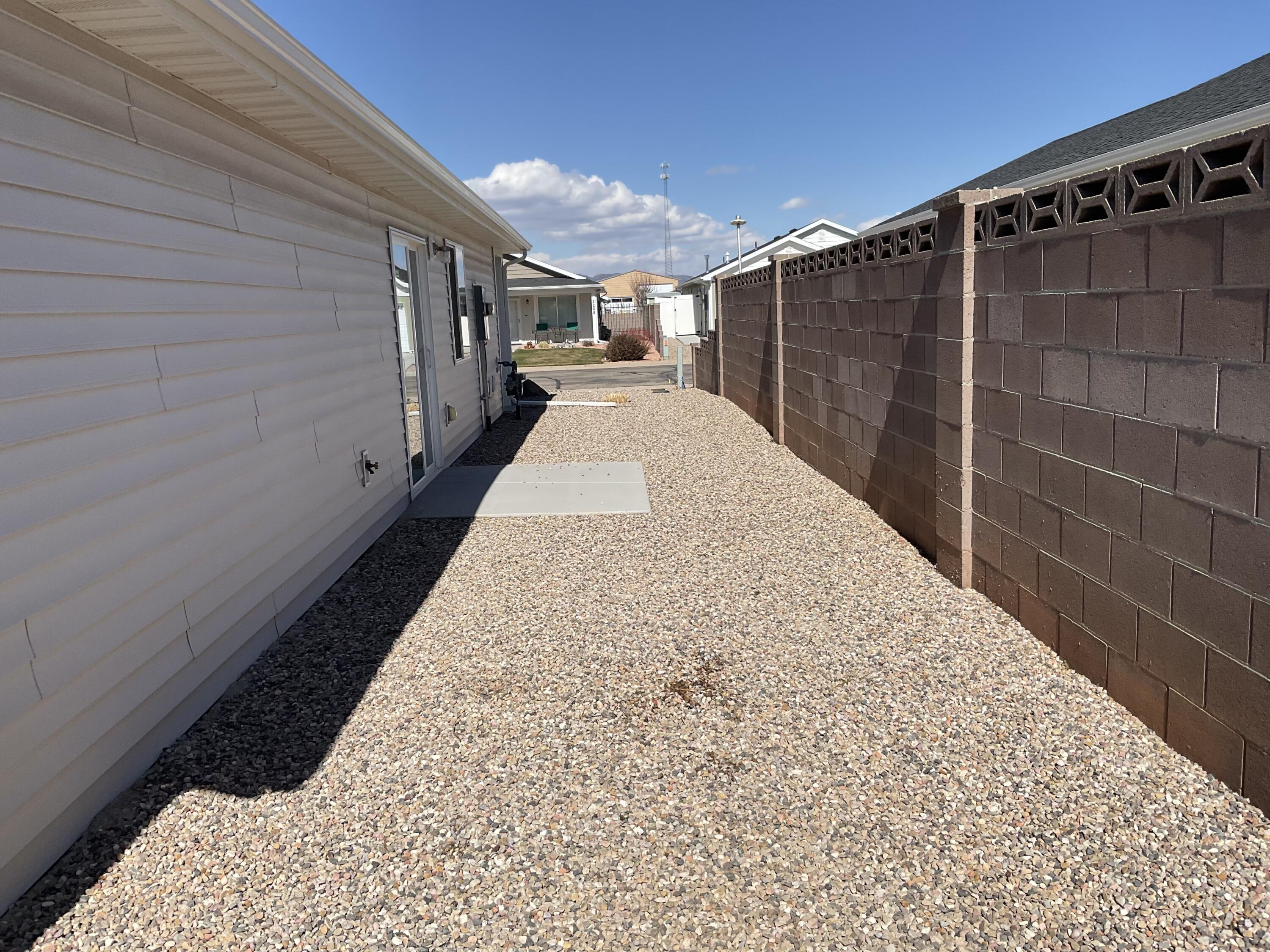 EAGLE ROCK - Residential