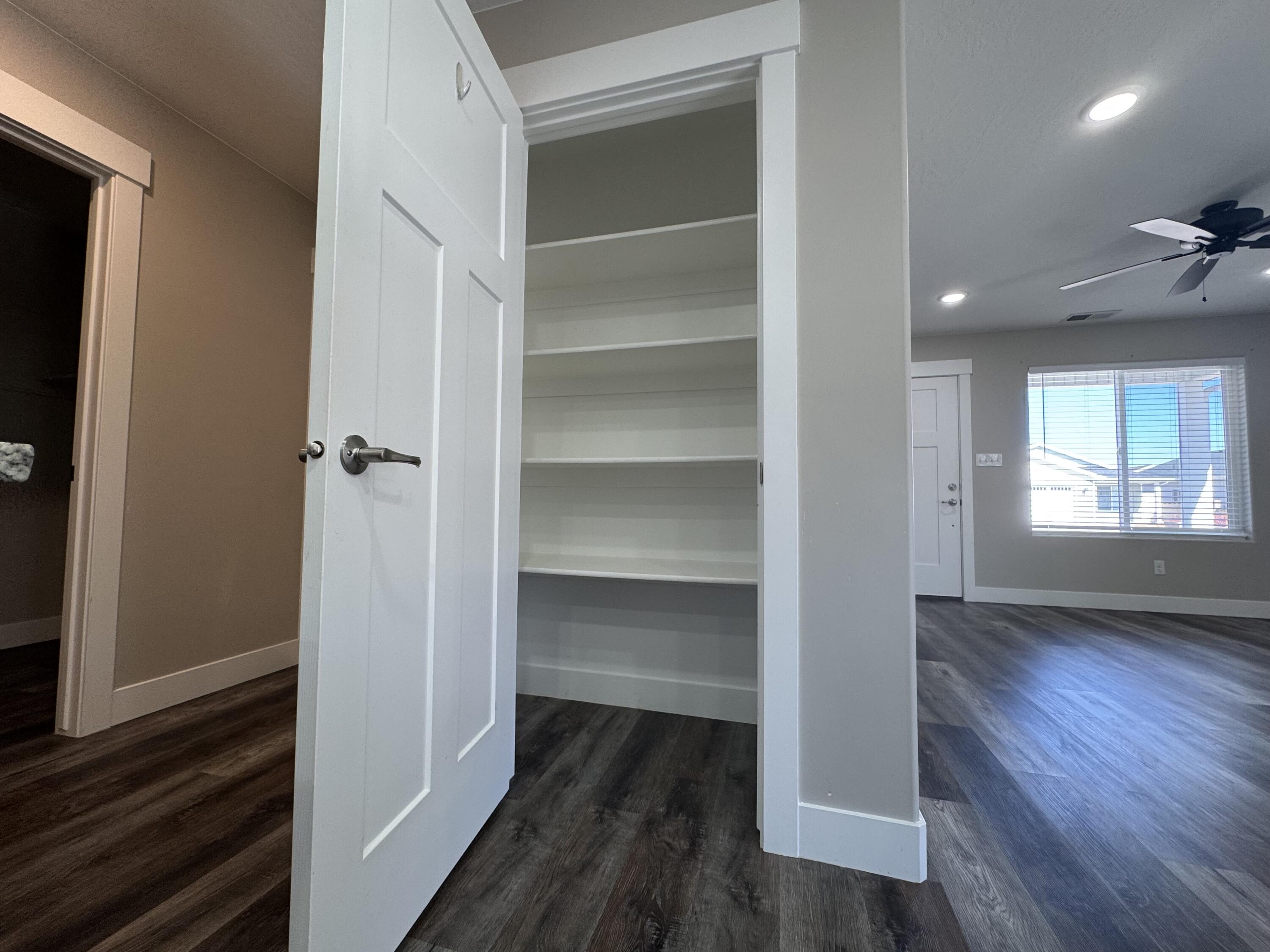 EAGLE ROCK - Residential