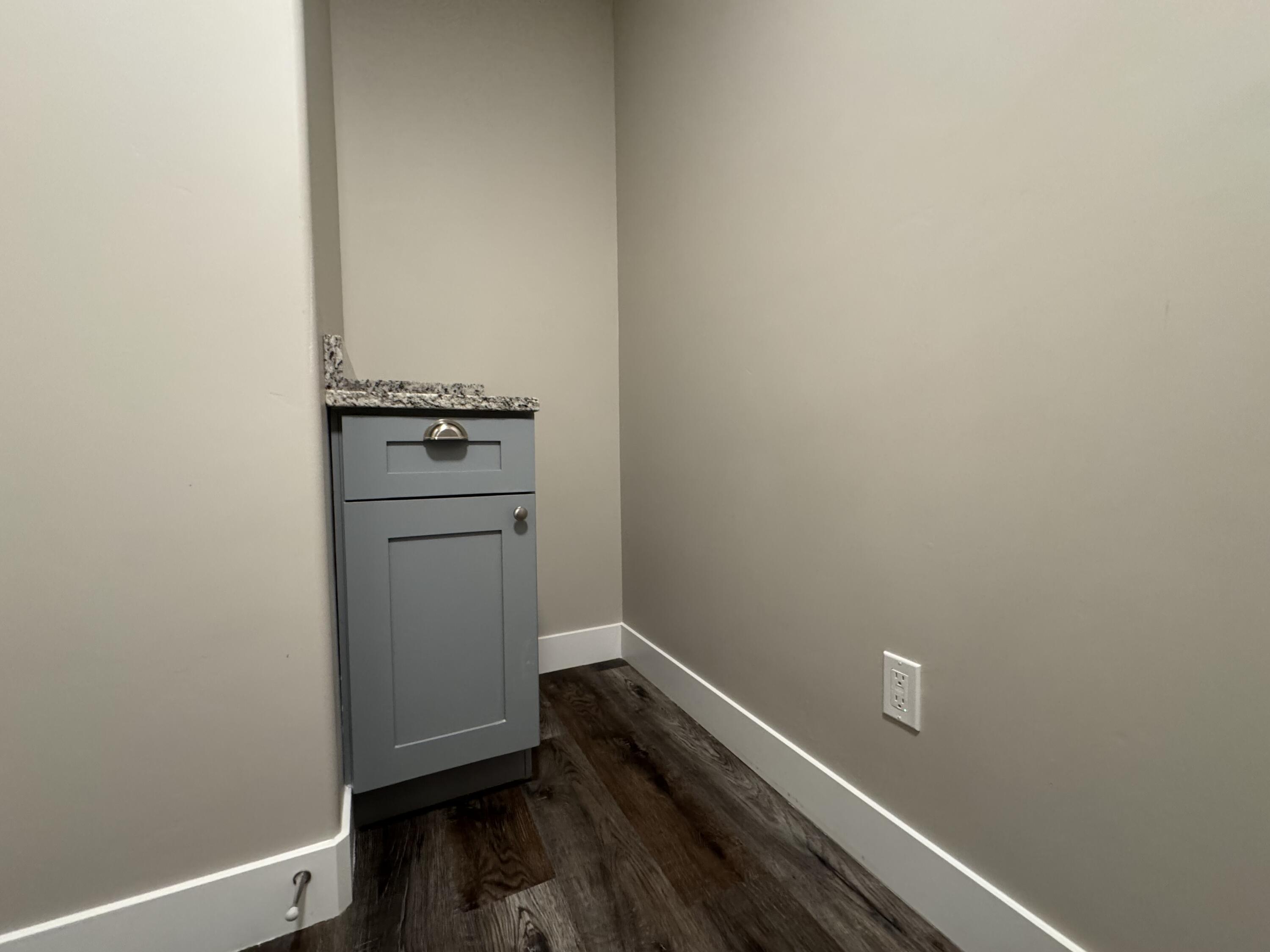 EAGLE ROCK - Residential