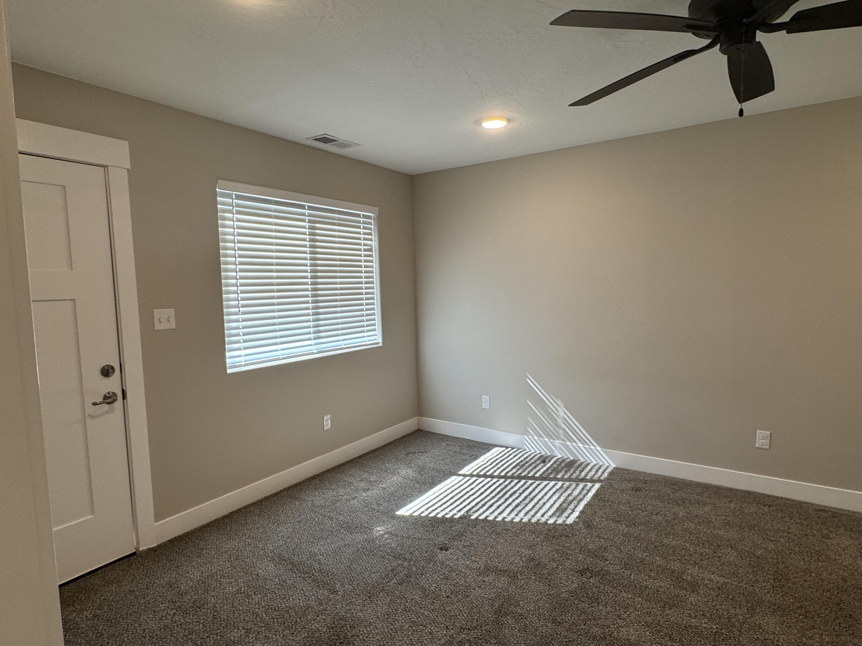 EAGLE ROCK - Residential